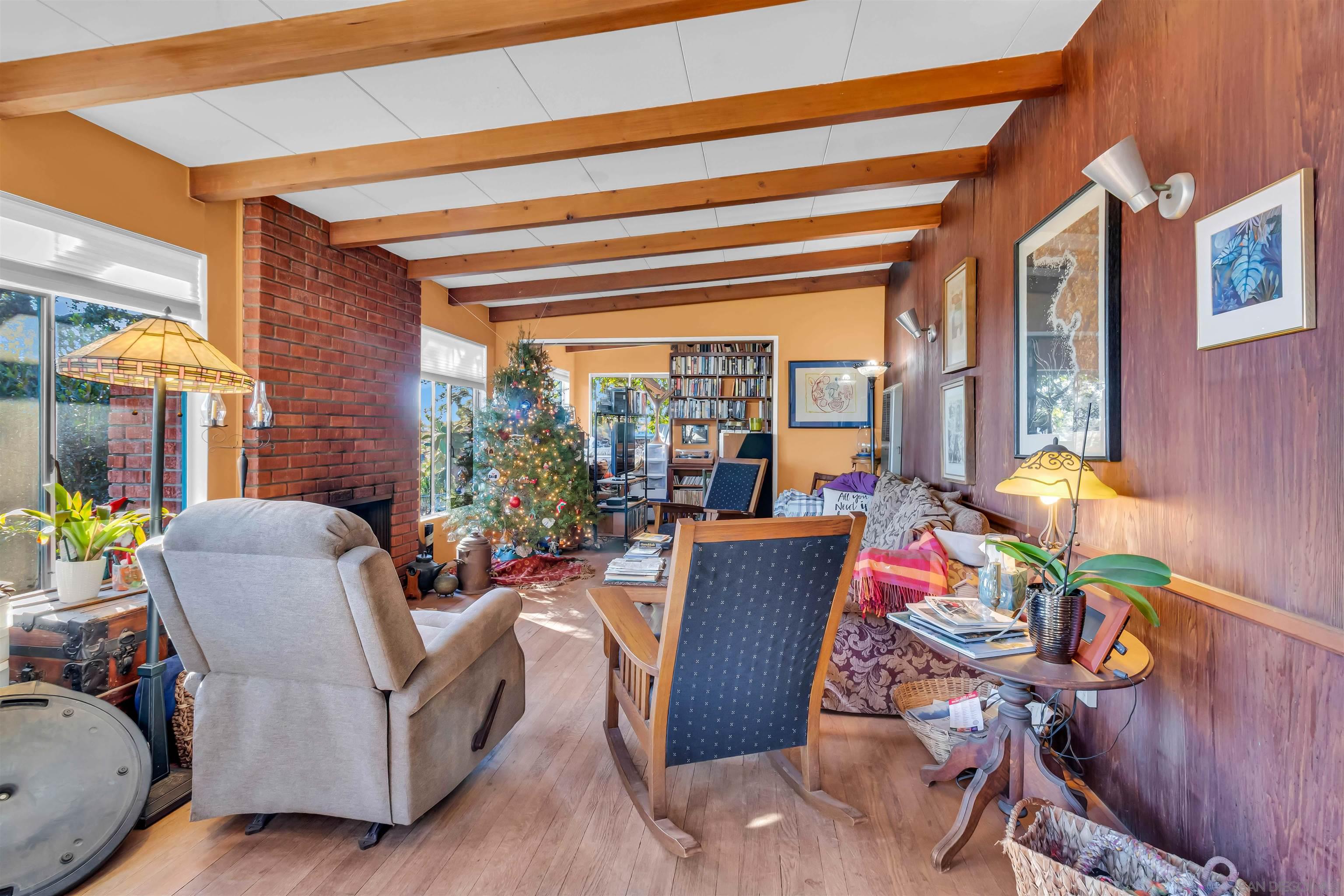 Detail Gallery Image 4 of 36 For 5209  Benton Pl, San Diego,  CA 92116 - 3 Beds | 2 Baths