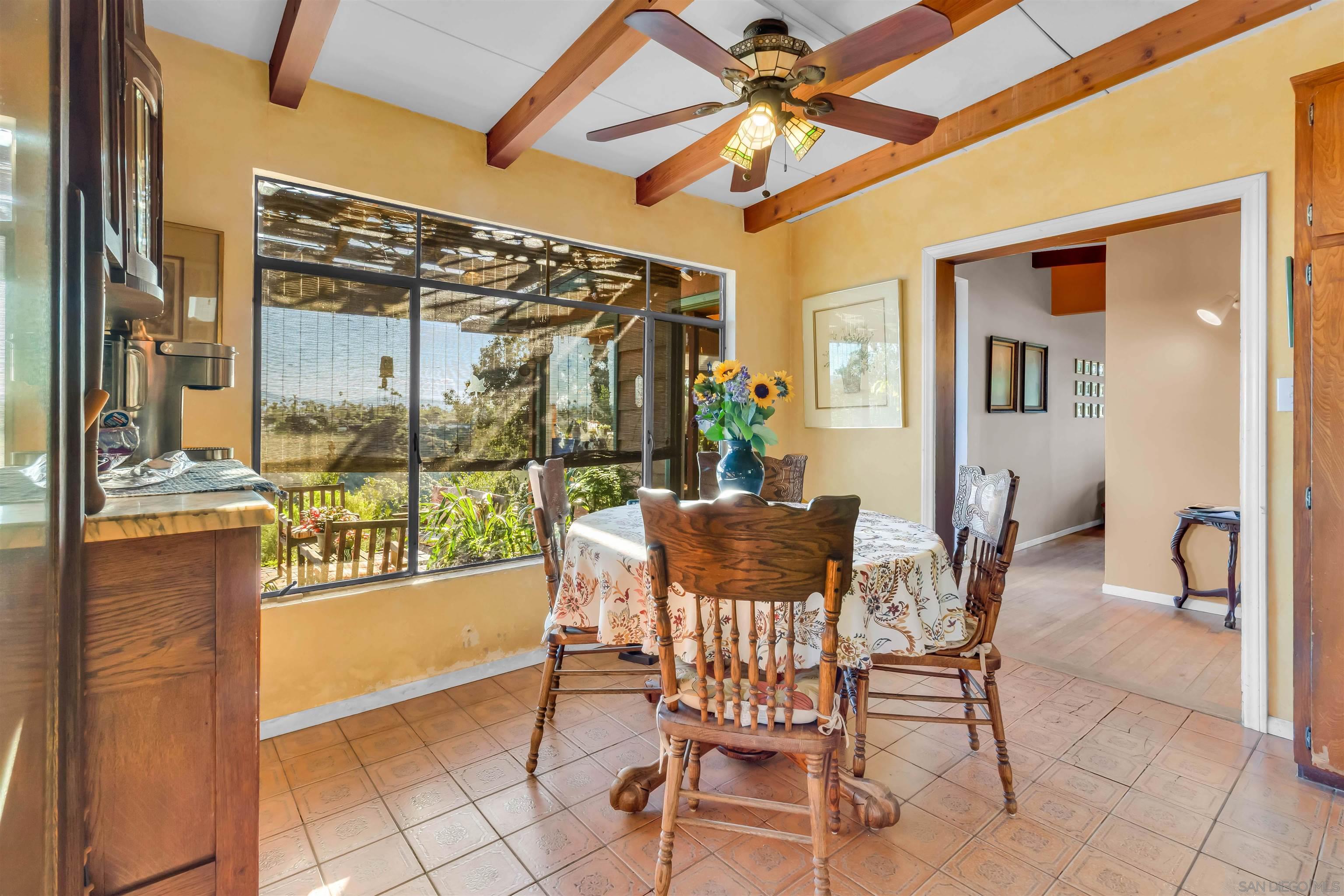 Detail Gallery Image 9 of 36 For 5209  Benton Pl, San Diego,  CA 92116 - 3 Beds | 2 Baths