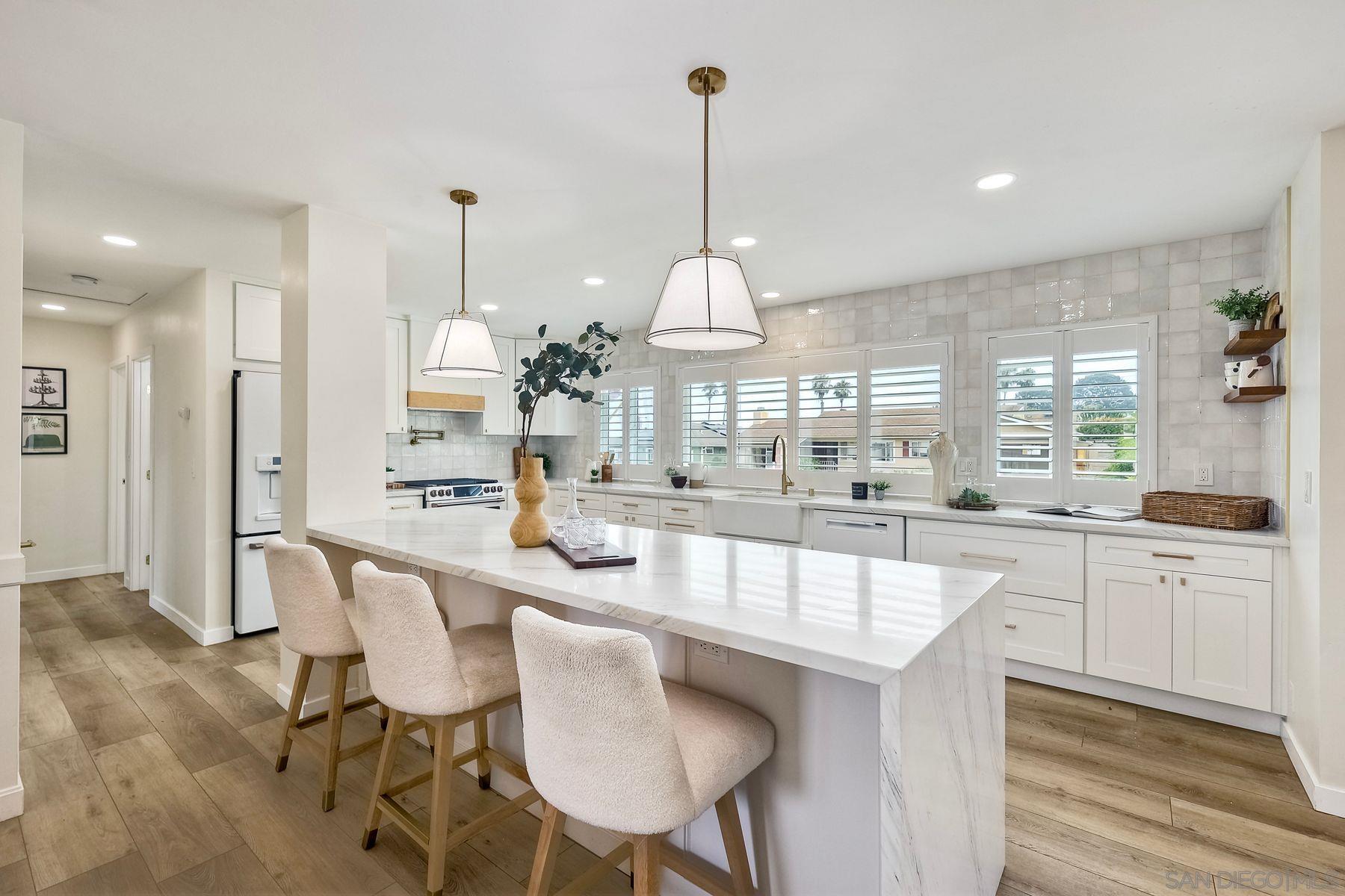 Detail Gallery Image 3 of 43 For 3380  Trumbull St, San Diego,  CA 92106 - 4 Beds | 3 Baths