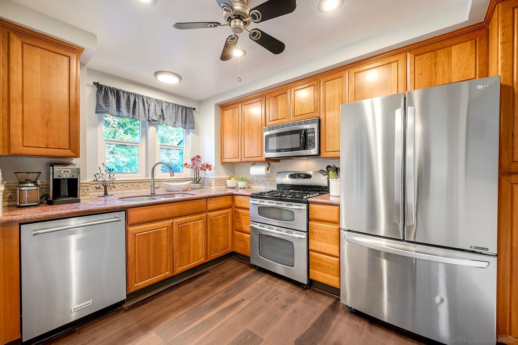 Detail Gallery Image 15 of 54 For 11149  Scripps Ranch Blvd., San Diego,  CA 92131 - 2 Beds | 2 Baths