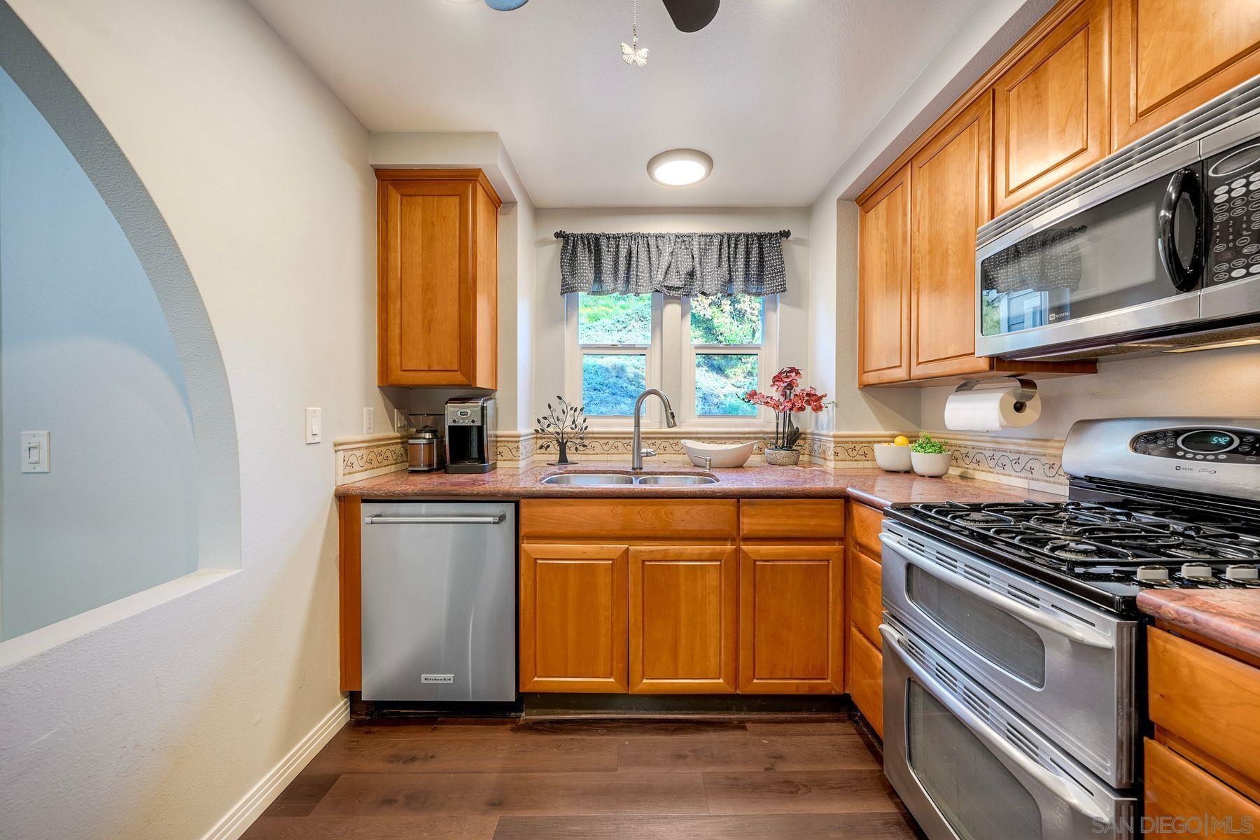 Detail Gallery Image 16 of 54 For 11149  Scripps Ranch Blvd., San Diego,  CA 92131 - 2 Beds | 2 Baths