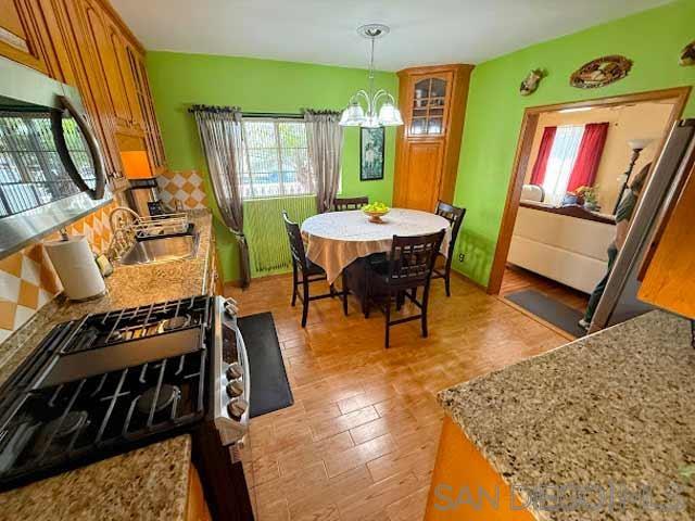 Detail Gallery Image 12 of 21 For 3430  Monroe Ave, San Diego,  CA 92116 - 3 Beds | 2 Baths