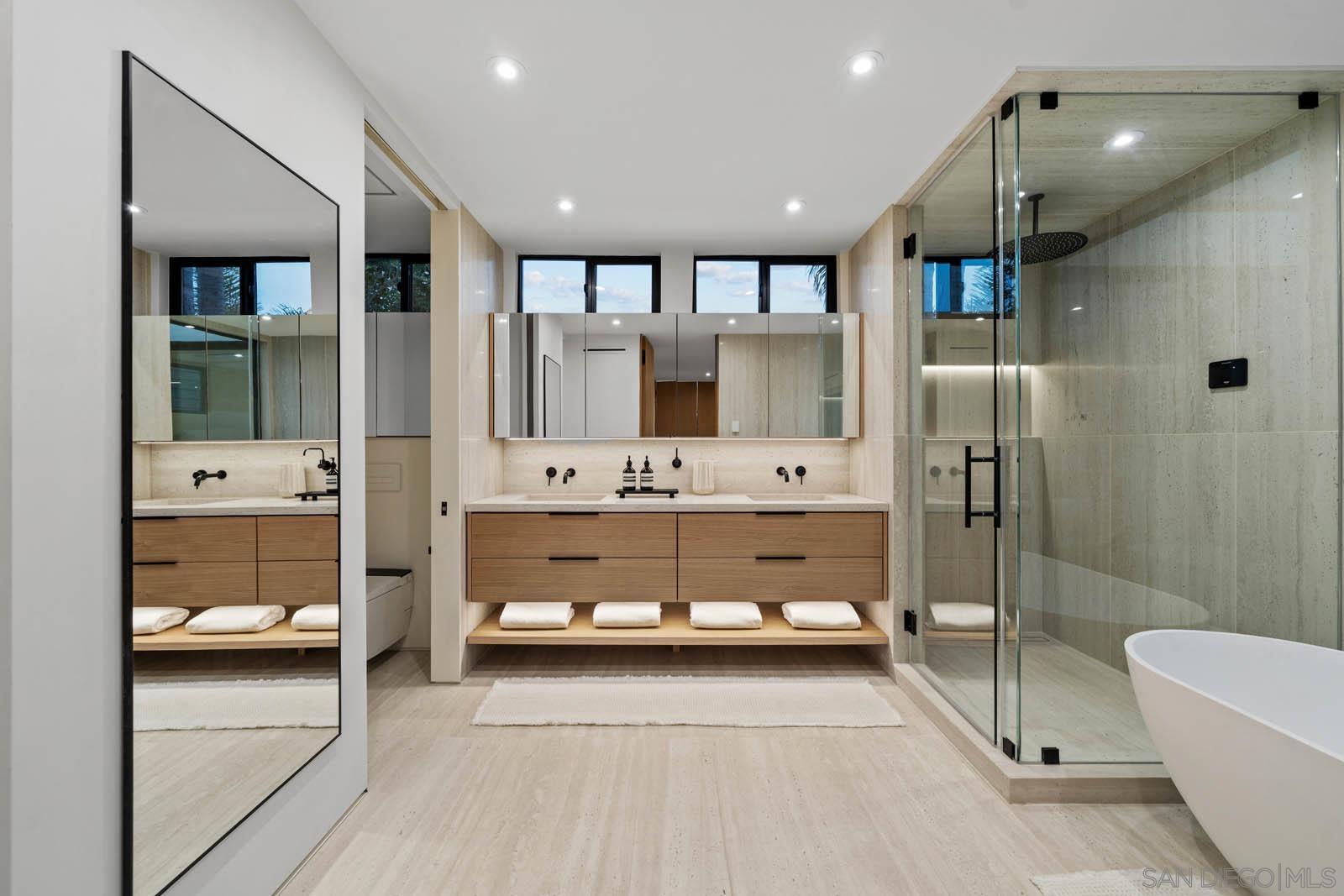 Detail Gallery Image 29 of 75 For 7376  Fay Ave, La Jolla,  CA 92037 - 8 Beds | 5 Baths