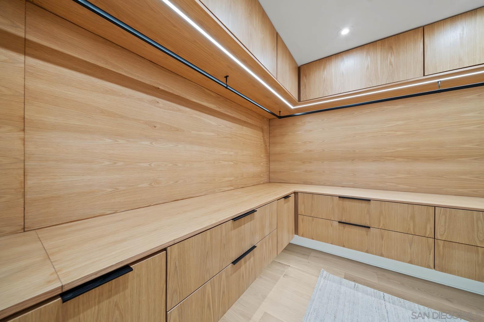 Detail Gallery Image 31 of 75 For 7376  Fay Ave, La Jolla,  CA 92037 - 8 Beds | 5 Baths