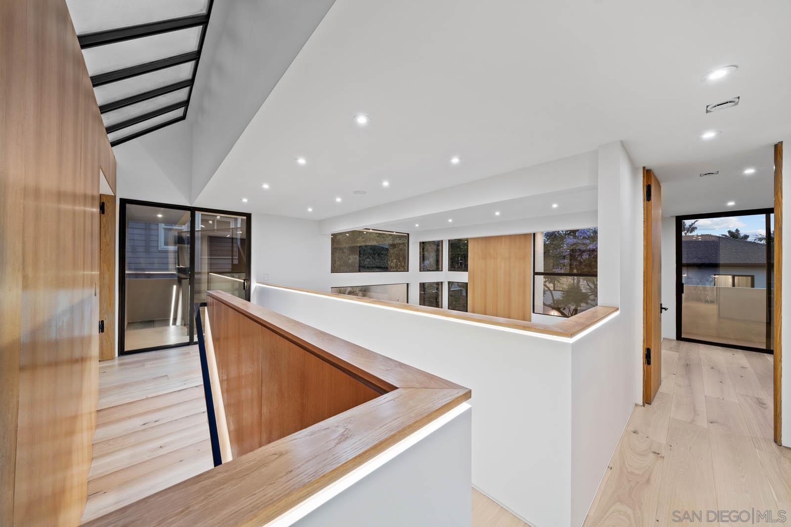 Detail Gallery Image 34 of 75 For 7376  Fay Ave, La Jolla,  CA 92037 - 8 Beds | 5 Baths