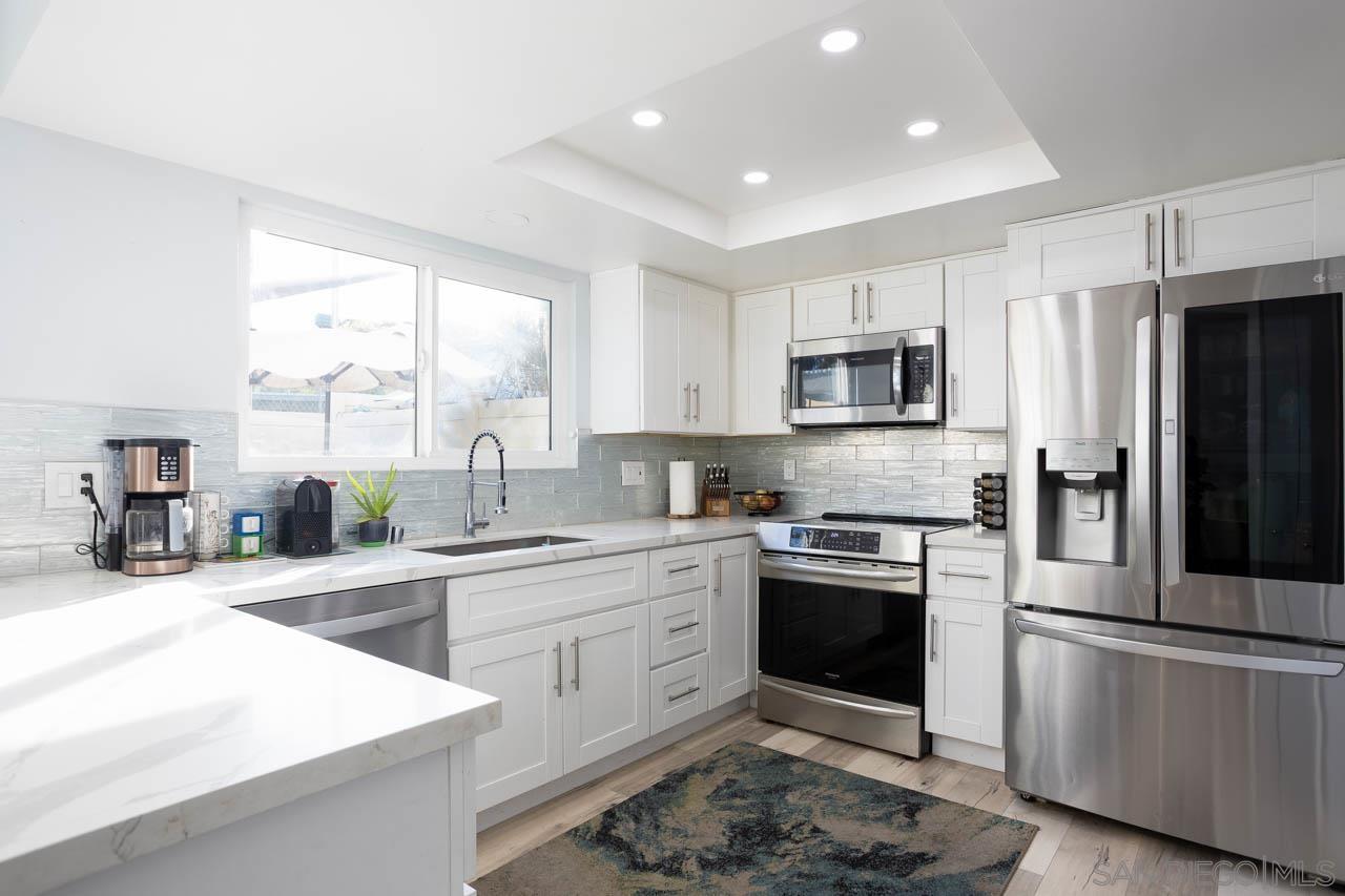 Detail Gallery Image 8 of 21 For 8420  Fanita Dr  #3,  Santee,  CA 92071 - 2 Beds | 2 Baths