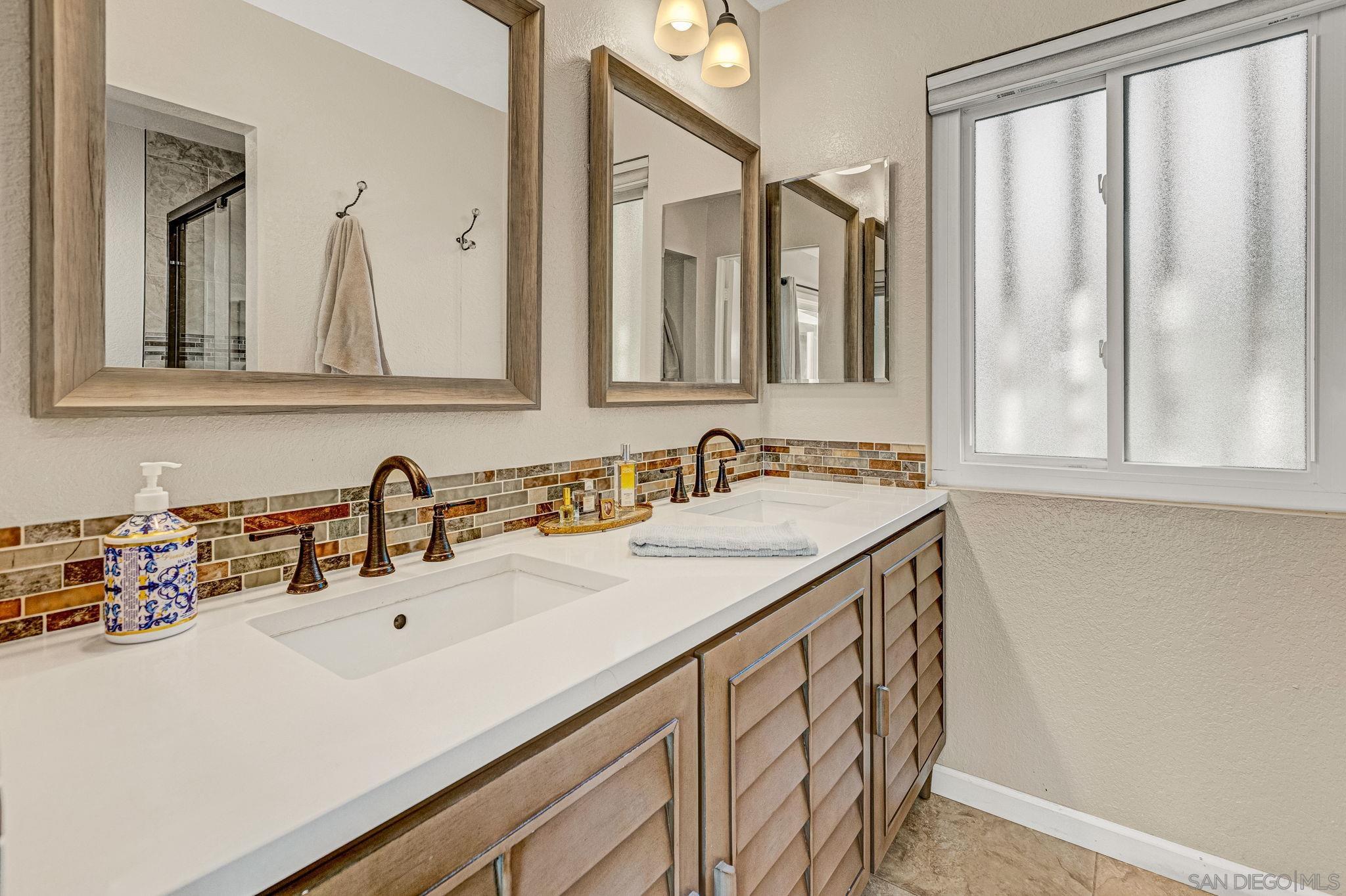 Detail Gallery Image 11 of 21 For 2045  Bolsa Chica Gln, Escondido,  CA 92026 - 3 Beds | 2 Baths