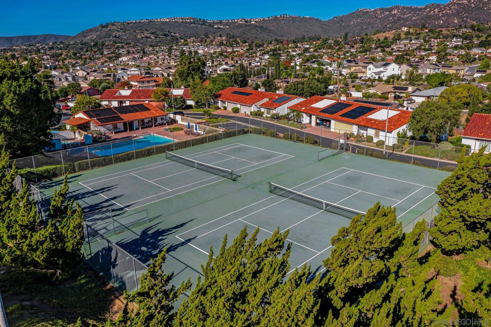 Detail Gallery Image 19 of 21 For 2045  Bolsa Chica Gln, Escondido,  CA 92026 - 3 Beds | 2 Baths