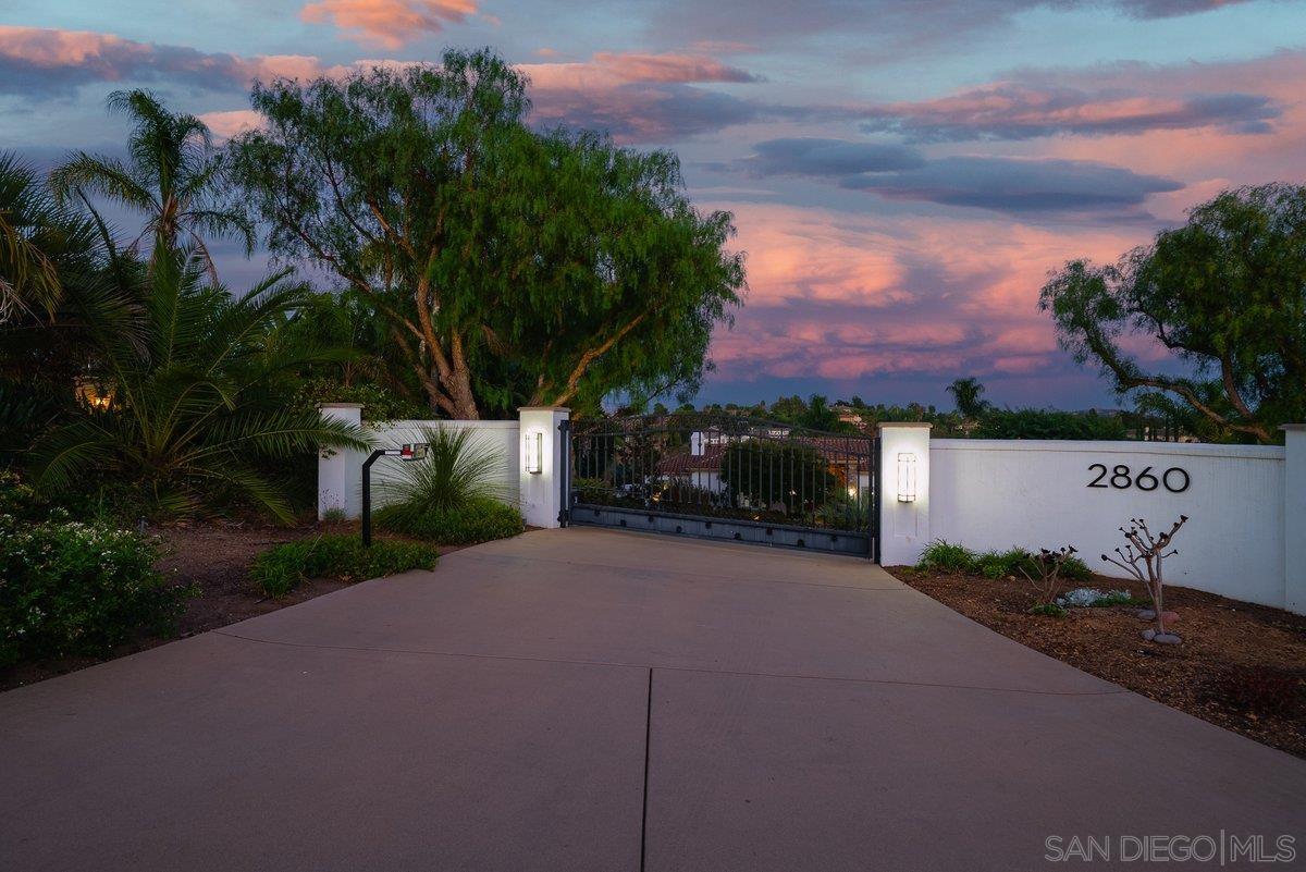 Detail Gallery Image 2 of 74 For 2860  via Rancheros Way, Fallbrook,  CA 92028 - 4 Beds | 3/1 Baths