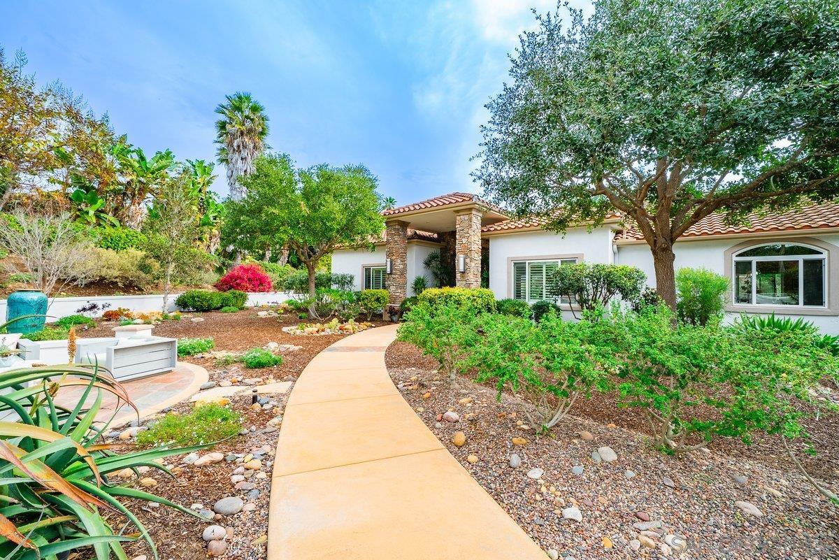 Detail Gallery Image 4 of 74 For 2860  via Rancheros Way, Fallbrook,  CA 92028 - 4 Beds | 3/1 Baths