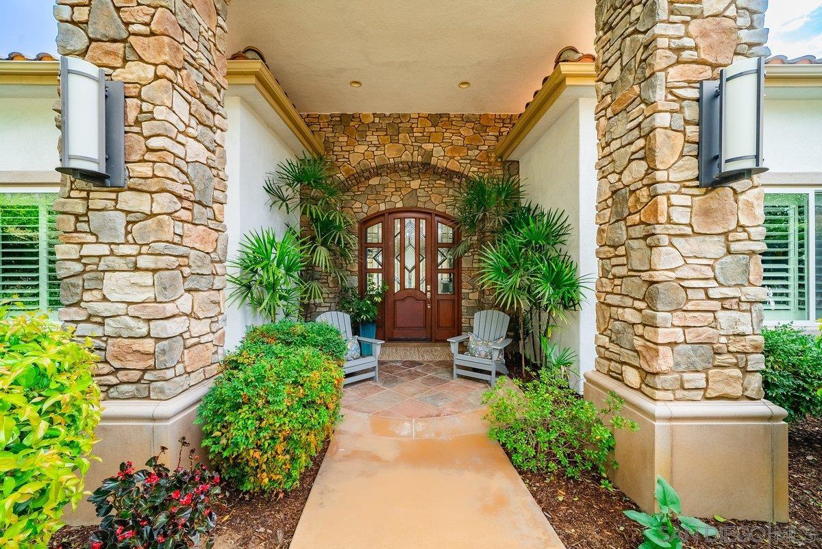 Detail Gallery Image 5 of 74 For 2860  via Rancheros Way, Fallbrook,  CA 92028 - 4 Beds | 3/1 Baths