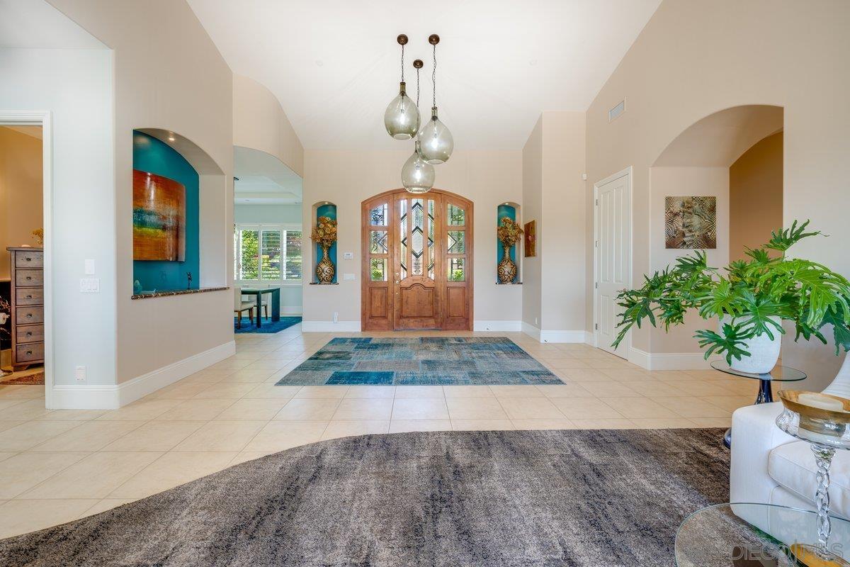 Detail Gallery Image 8 of 74 For 2860  via Rancheros Way, Fallbrook,  CA 92028 - 4 Beds | 3/1 Baths