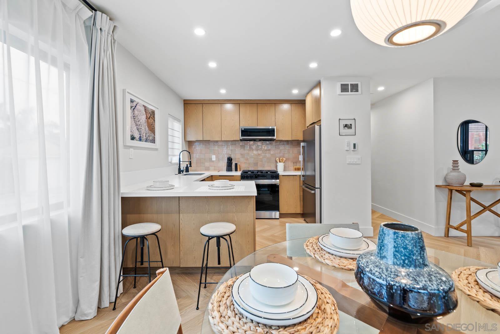 Detail Gallery Image 16 of 22 For 7372  Bishops Ln, La Jolla,  CA 92037 - 2 Beds | 1 Baths