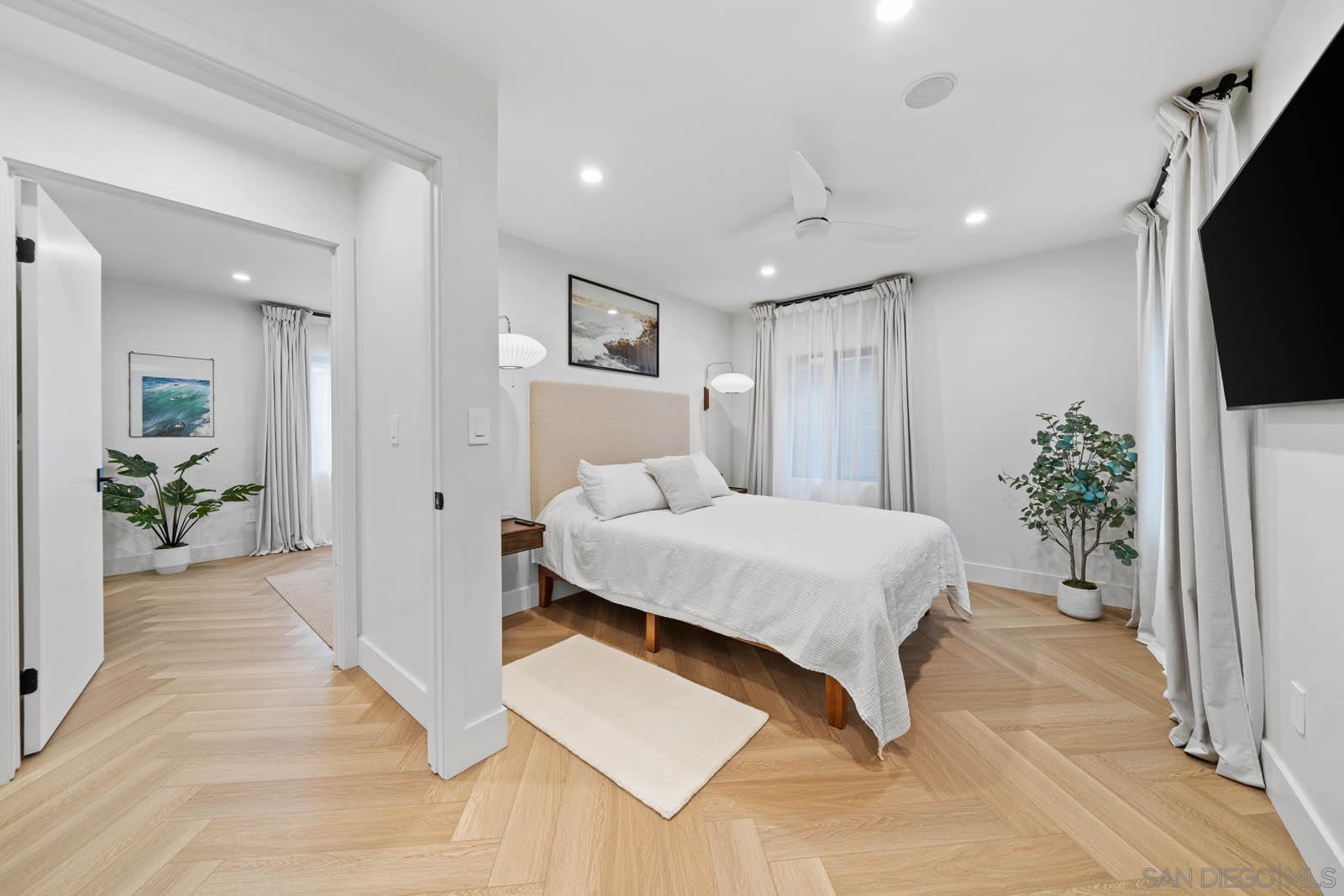 Detail Gallery Image 5 of 22 For 7372  Bishops Ln, La Jolla,  CA 92037 - 2 Beds | 1 Baths