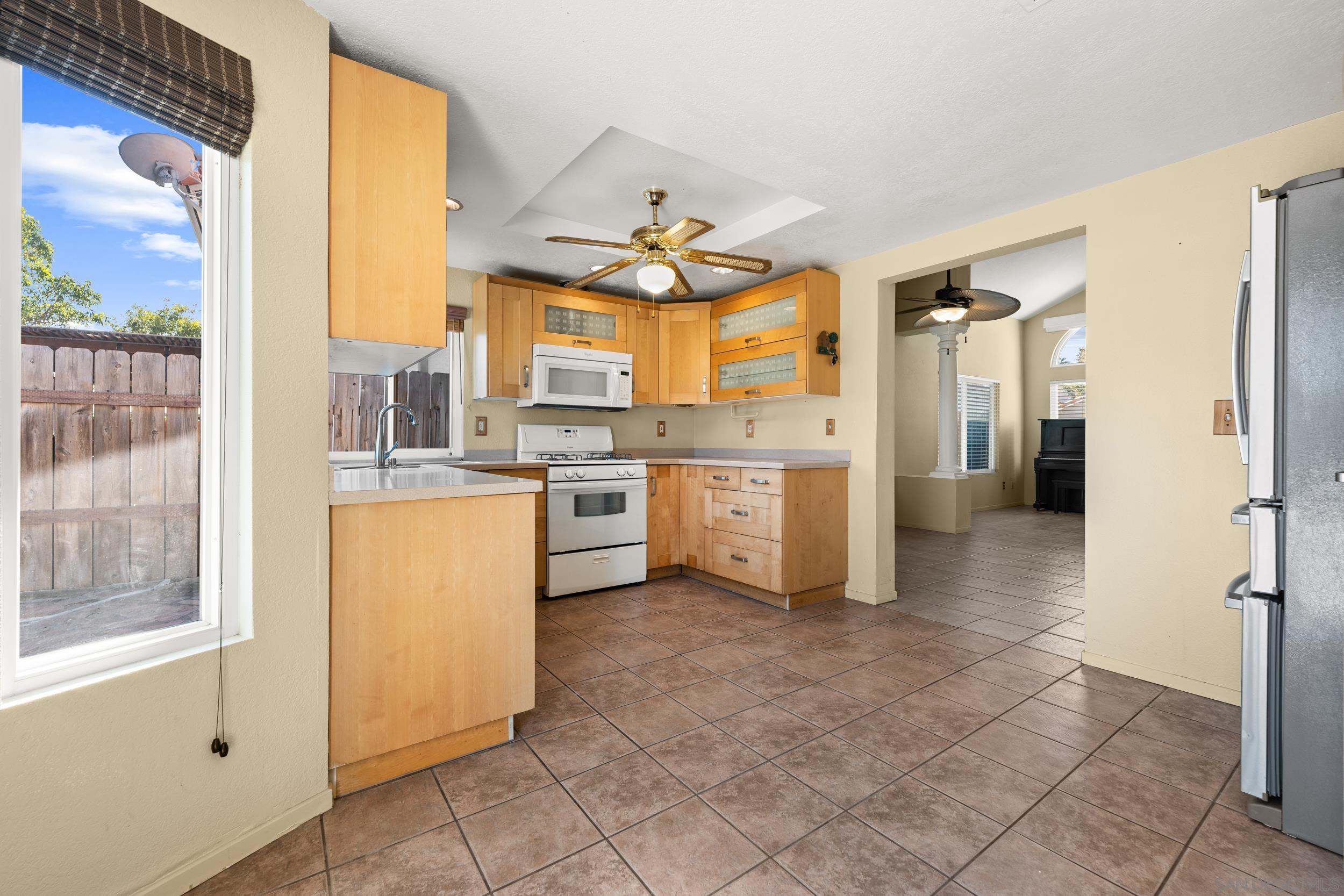Detail Gallery Image 14 of 38 For 1813  Avenida Segovia, Oceanside,  CA 92056 - 3 Beds | 2/1 Baths