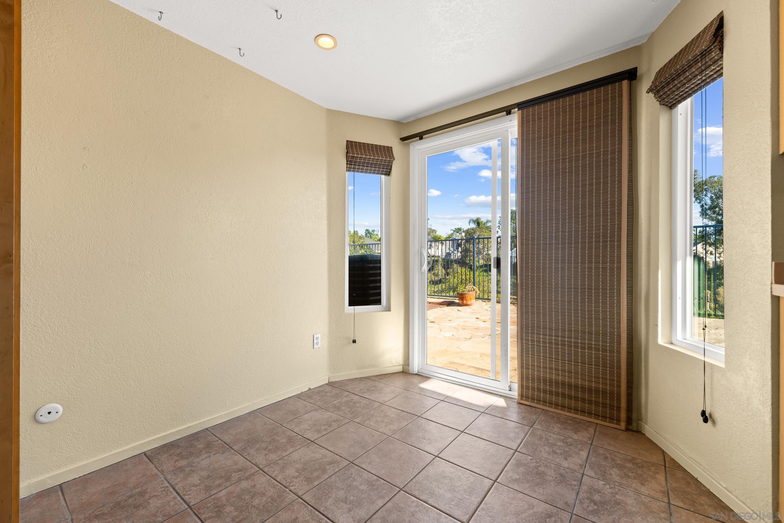 Detail Gallery Image 19 of 38 For 1813  Avenida Segovia, Oceanside,  CA 92056 - 3 Beds | 2/1 Baths