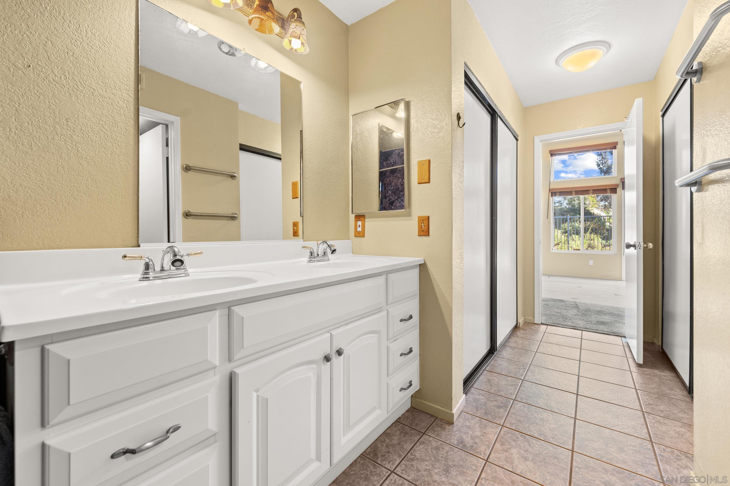 Detail Gallery Image 25 of 38 For 1813  Avenida Segovia, Oceanside,  CA 92056 - 3 Beds | 2/1 Baths