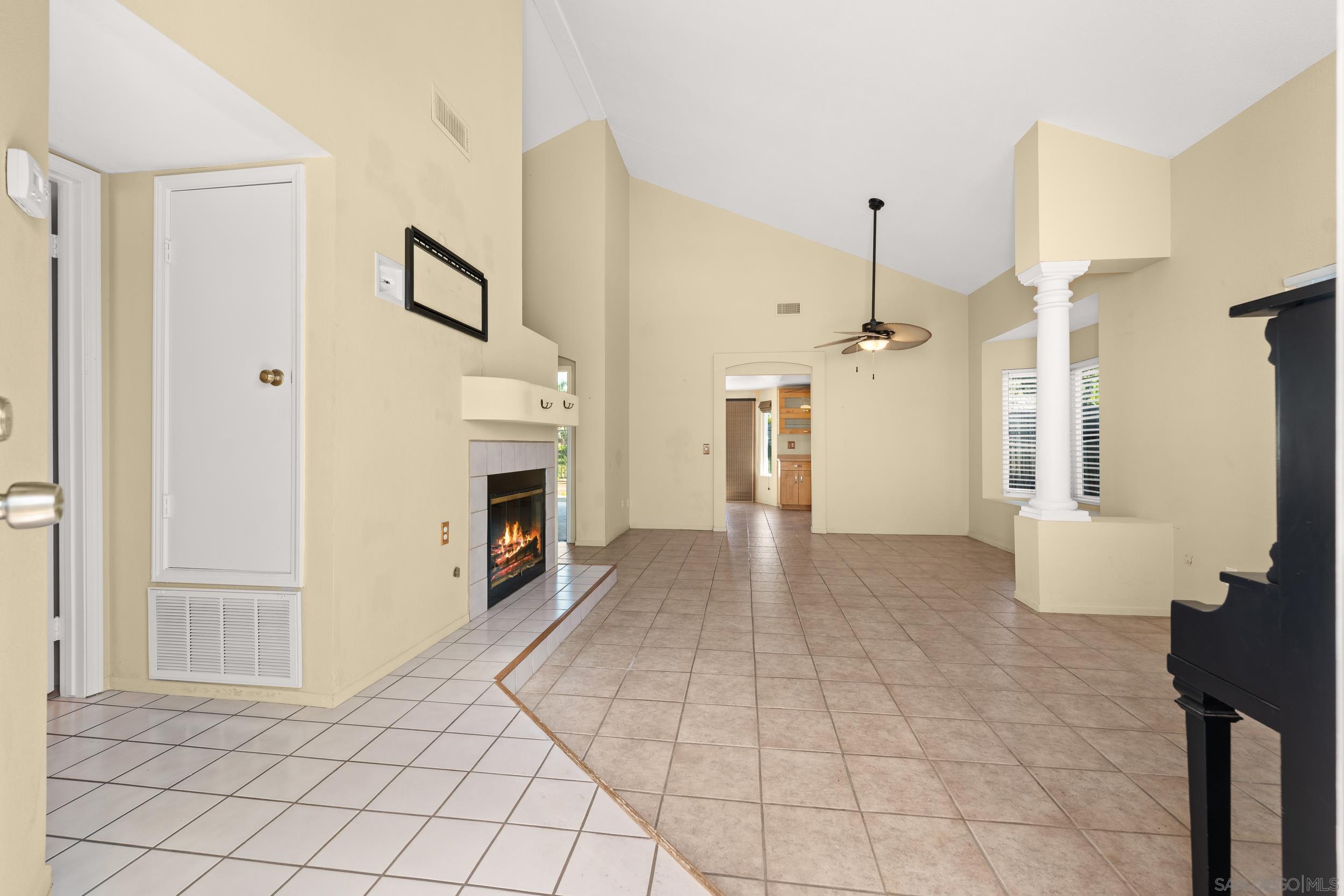 Detail Gallery Image 30 of 38 For 1813  Avenida Segovia, Oceanside,  CA 92056 - 3 Beds | 2/1 Baths