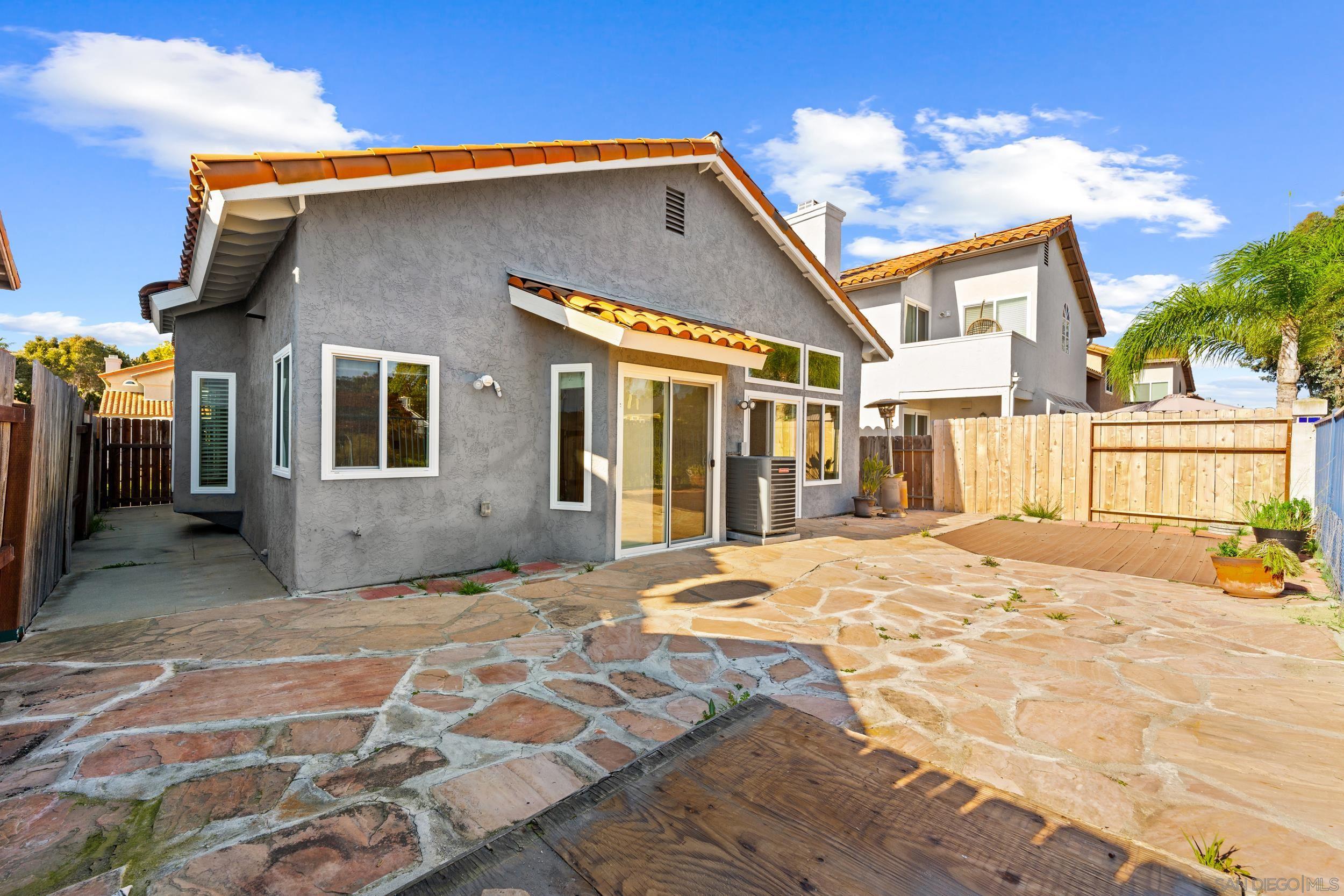 Detail Gallery Image 33 of 38 For 1813  Avenida Segovia, Oceanside,  CA 92056 - 3 Beds | 2/1 Baths