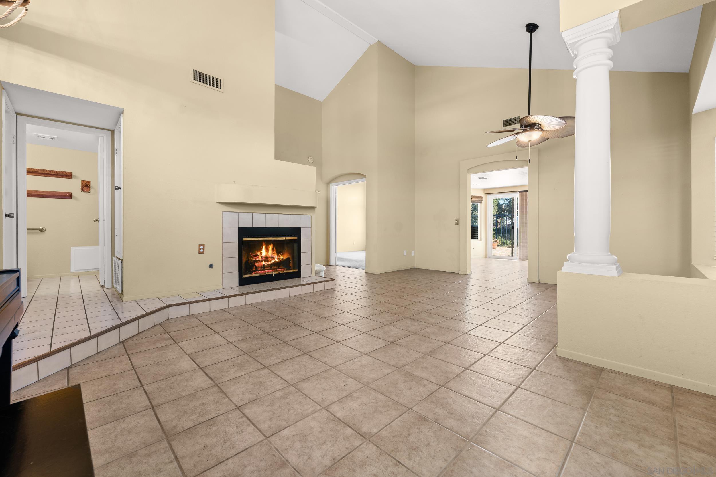 Detail Gallery Image 5 of 38 For 1813  Avenida Segovia, Oceanside,  CA 92056 - 3 Beds | 2/1 Baths