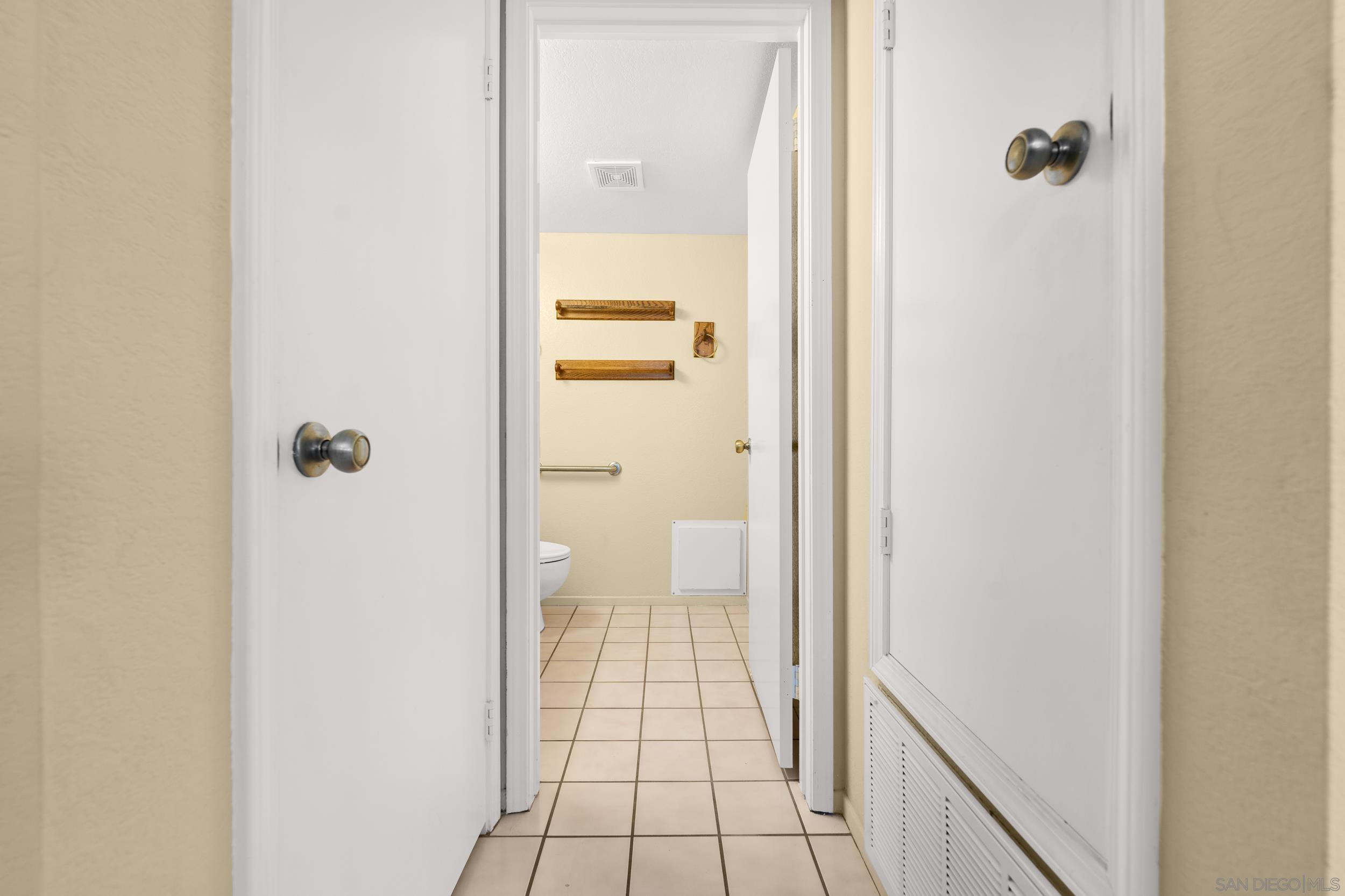 Detail Gallery Image 7 of 38 For 1813  Avenida Segovia, Oceanside,  CA 92056 - 3 Beds | 2/1 Baths