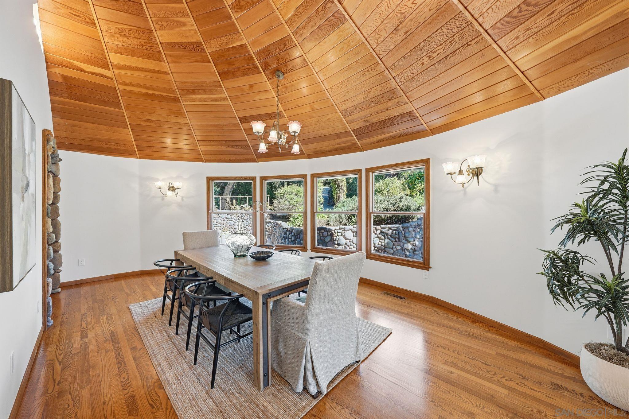 Detail Gallery Image 11 of 75 For 432  Arnold Way, Alpine,  CA 91901 - 5 Beds | 3 Baths