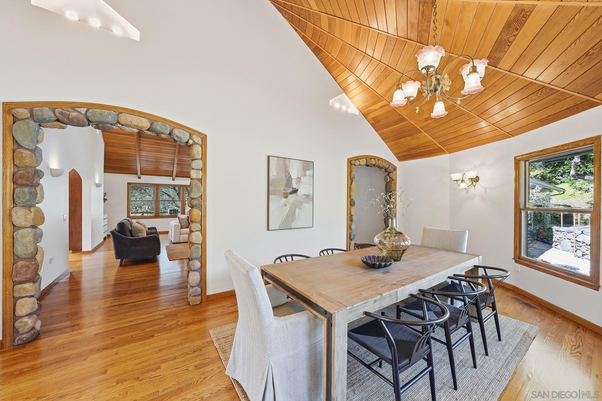 Detail Gallery Image 12 of 75 For 432  Arnold Way, Alpine,  CA 91901 - 5 Beds | 3 Baths