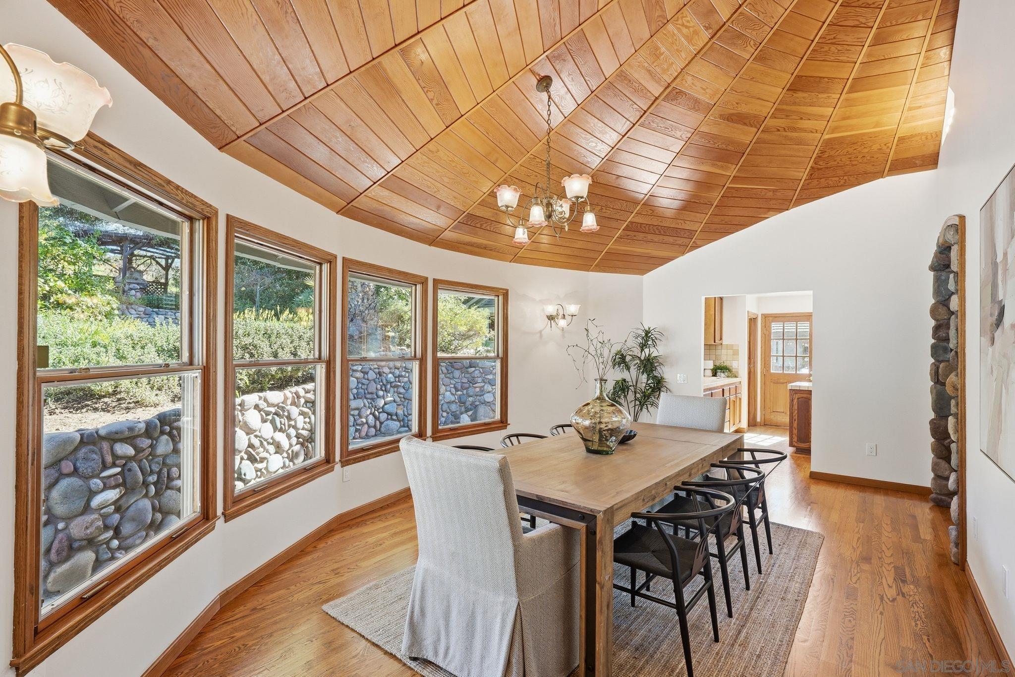 Detail Gallery Image 13 of 75 For 432  Arnold Way, Alpine,  CA 91901 - 5 Beds | 3 Baths