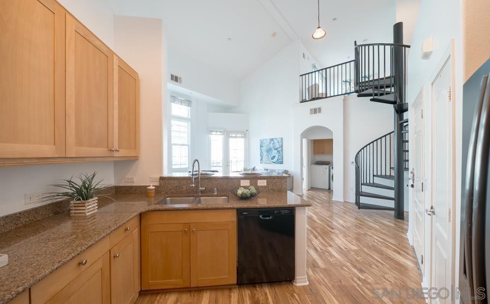 Detail Gallery Image 6 of 32 For 3950  Ohio St  #235,  San Diego,  CA 92104 - 3 Beds | 2 Baths