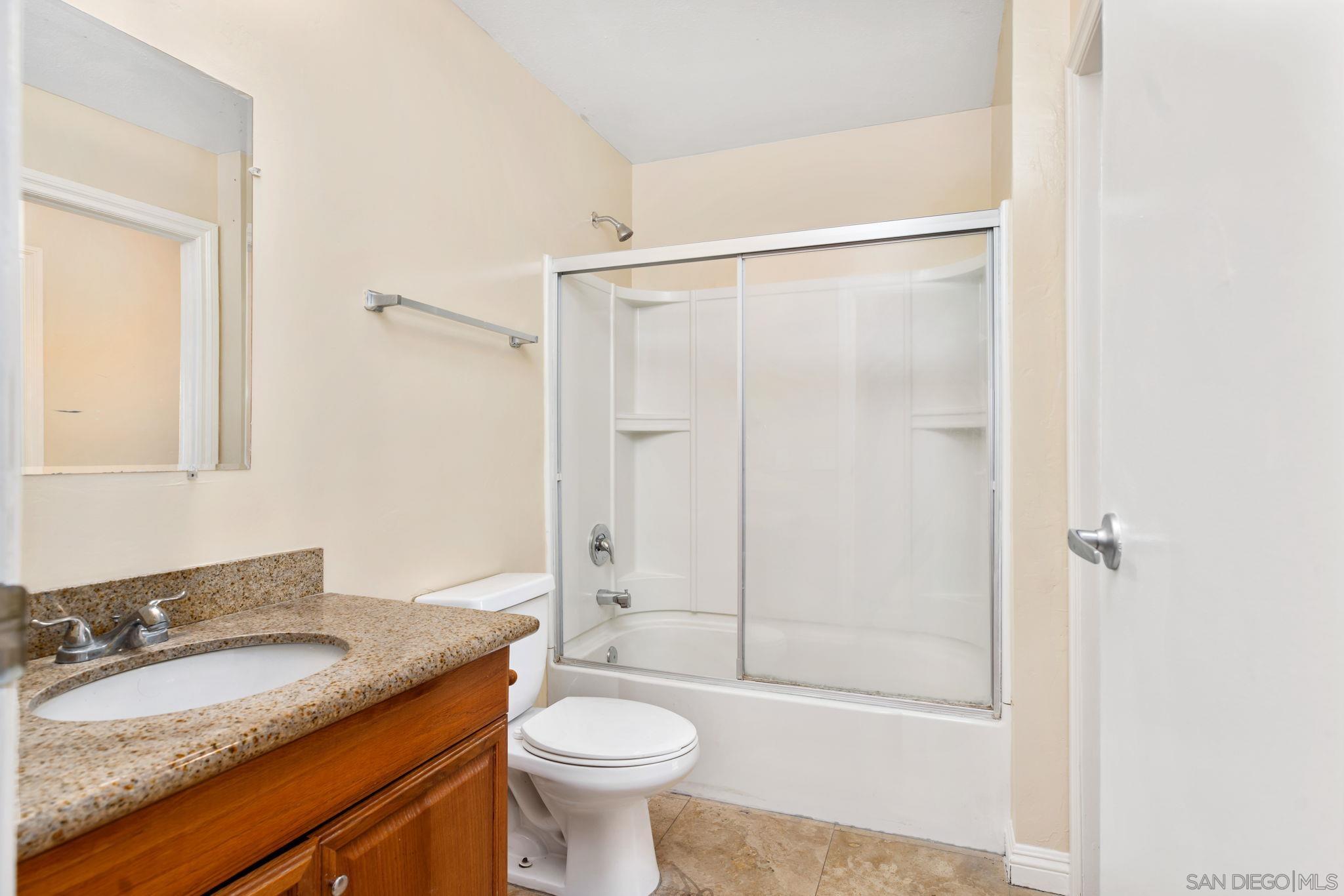 Detail Gallery Image 12 of 17 For 830 W Lincoln Ave  #182,  Escondido,  CA 92026 - 2 Beds | 1 Baths