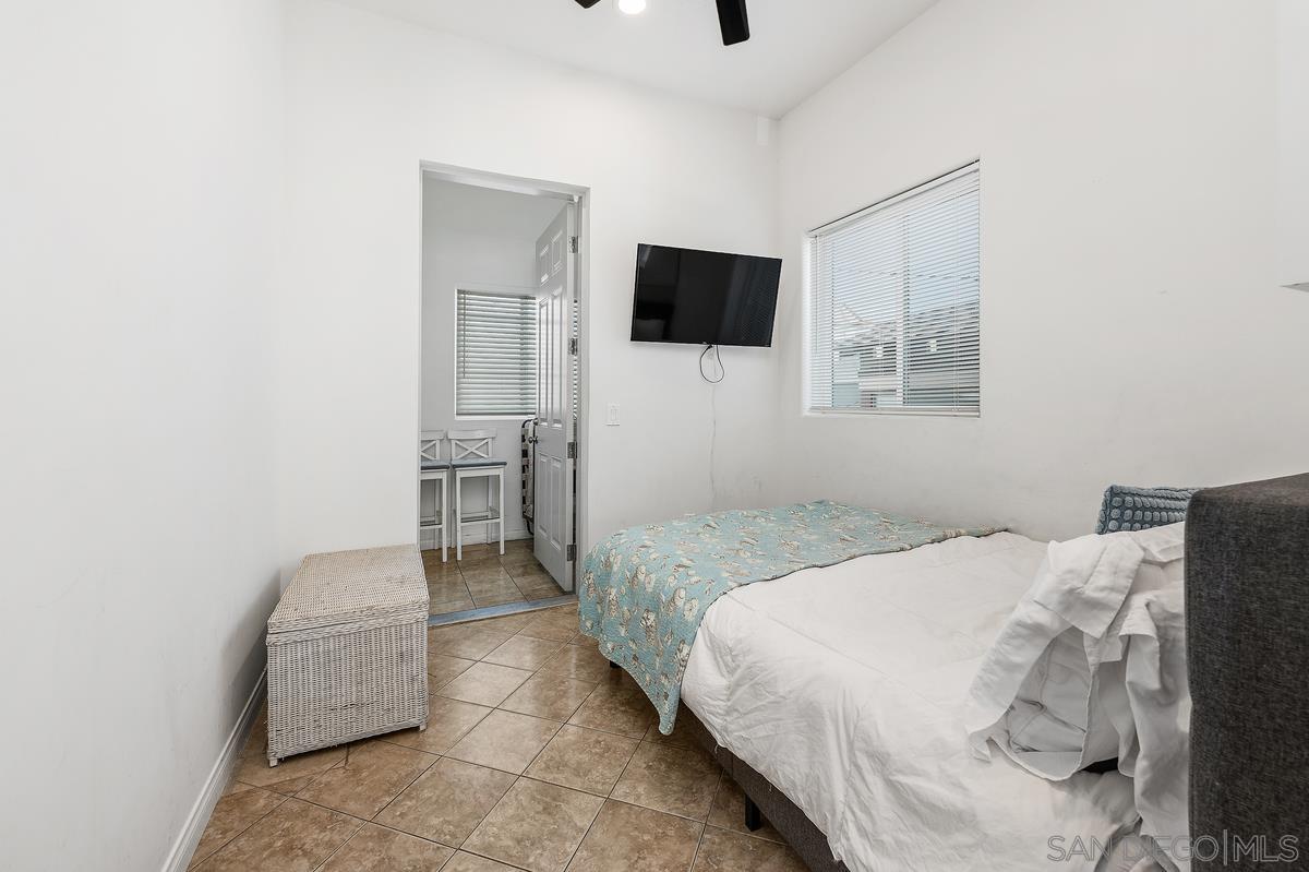 Detail Gallery Image 14 of 29 For 714-16  York Ct, San Diego,  CA 92109 - – Beds | – Baths