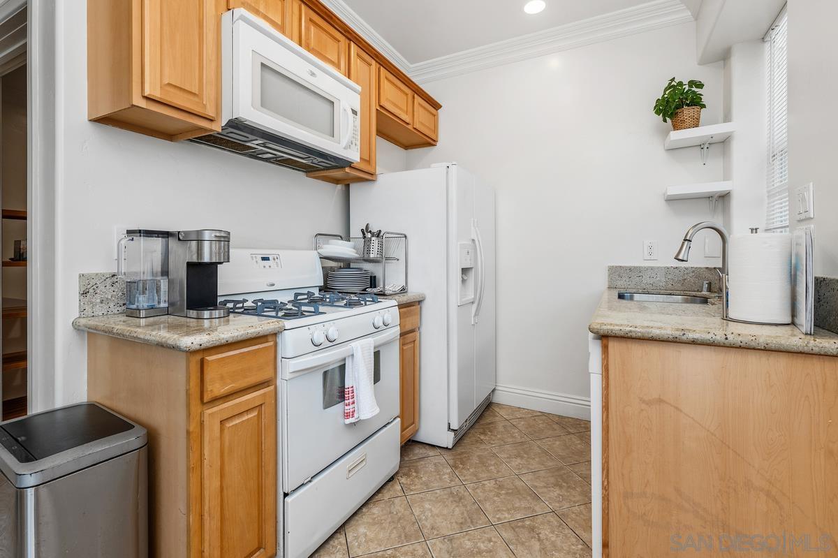 Detail Gallery Image 21 of 29 For 714-16  York Ct, San Diego,  CA 92109 - – Beds | – Baths