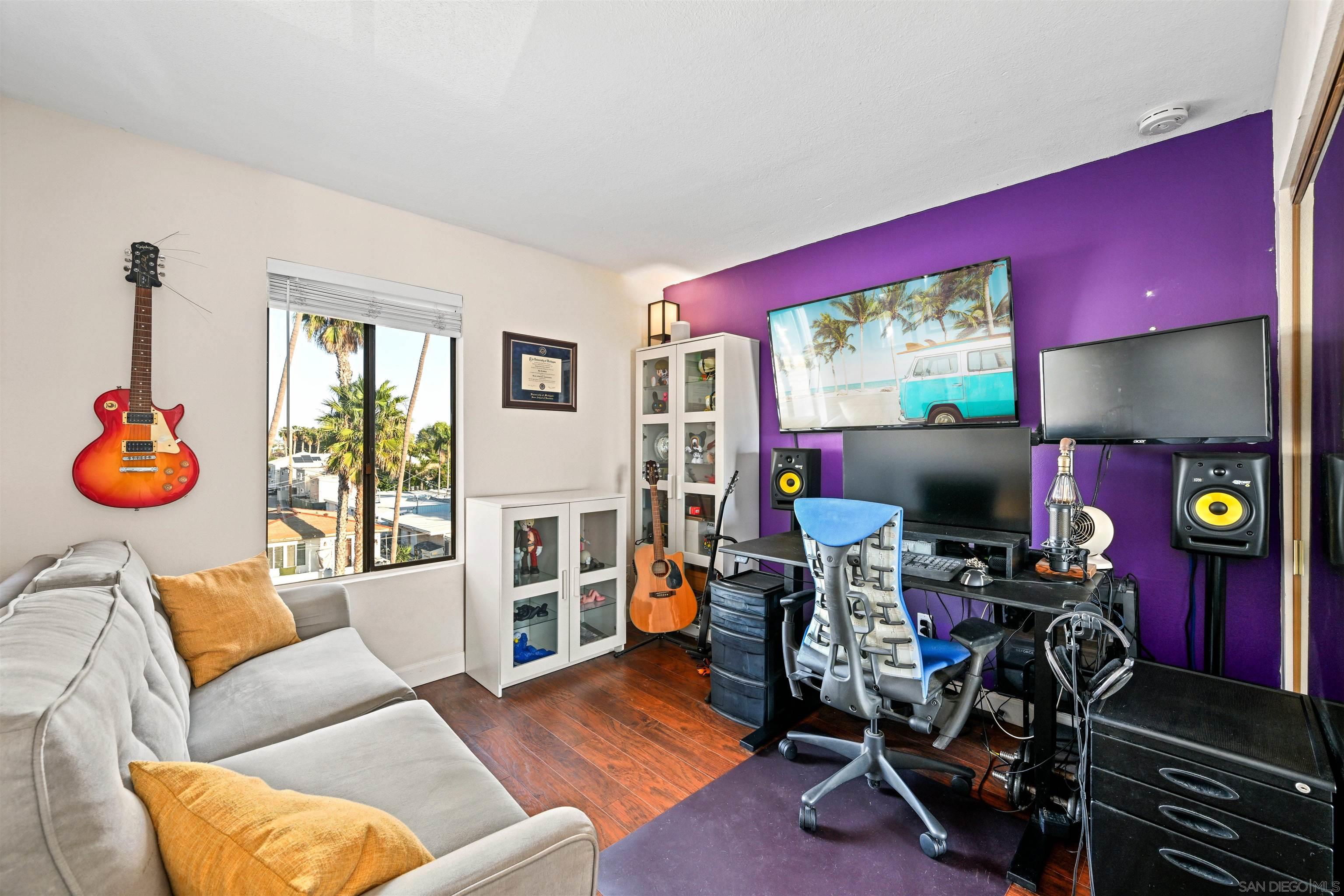 Detail Gallery Image 13 of 26 For 881  Thomas Ave  #21,  San Diego,  CA 92109 - 3 Beds | 2 Baths