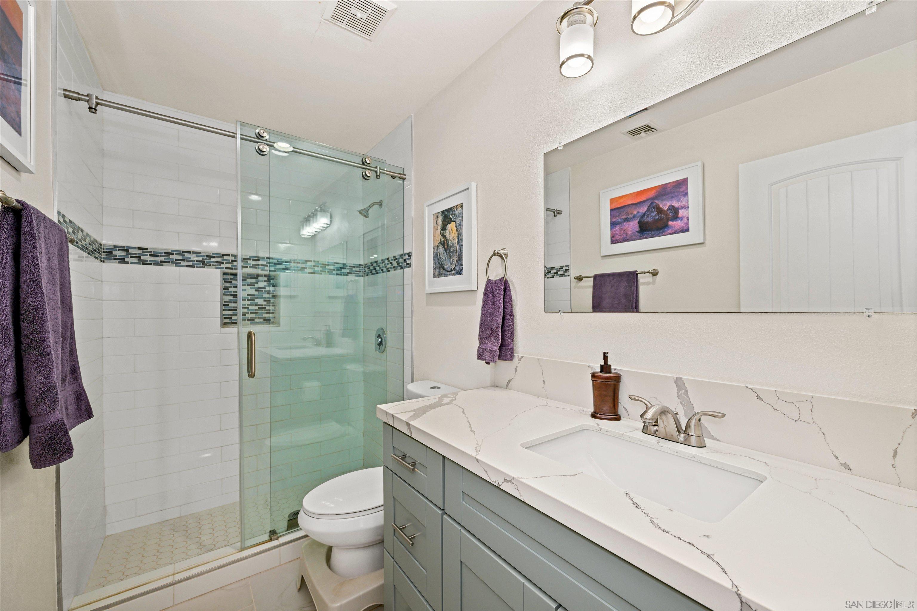 Detail Gallery Image 17 of 26 For 881  Thomas Ave  #21,  San Diego,  CA 92109 - 3 Beds | 2 Baths