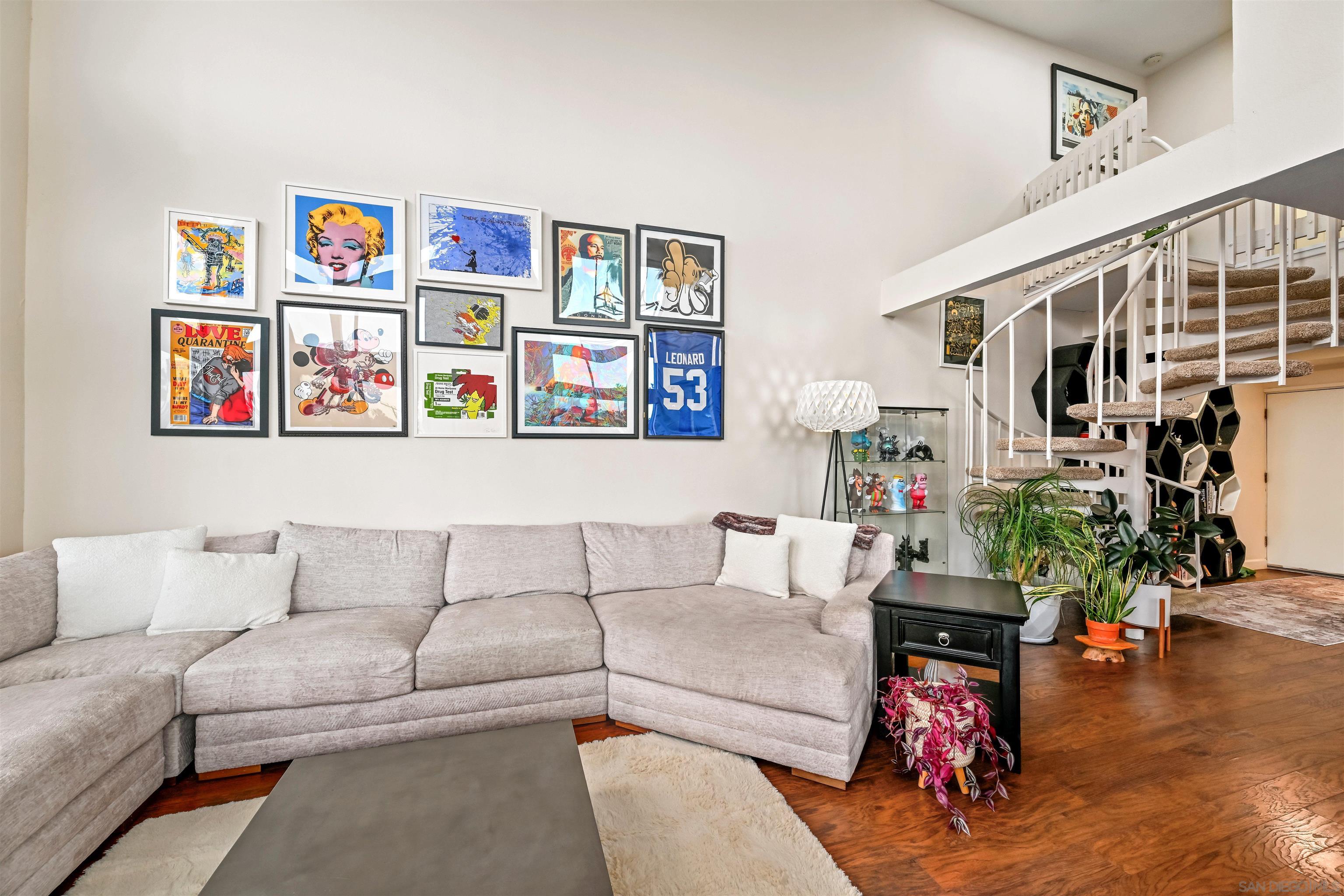 Detail Gallery Image 3 of 26 For 881  Thomas Ave  #21,  San Diego,  CA 92109 - 3 Beds | 2 Baths