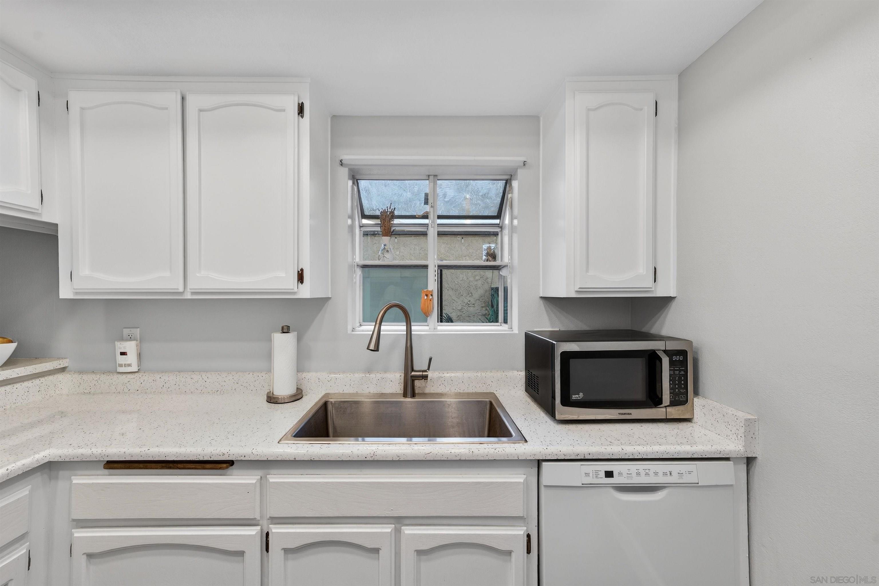 Detail Gallery Image 16 of 56 For 736 N Mollison Ave  #D,  El Cajon,  CA 92021 - 2 Beds | 1/1 Baths