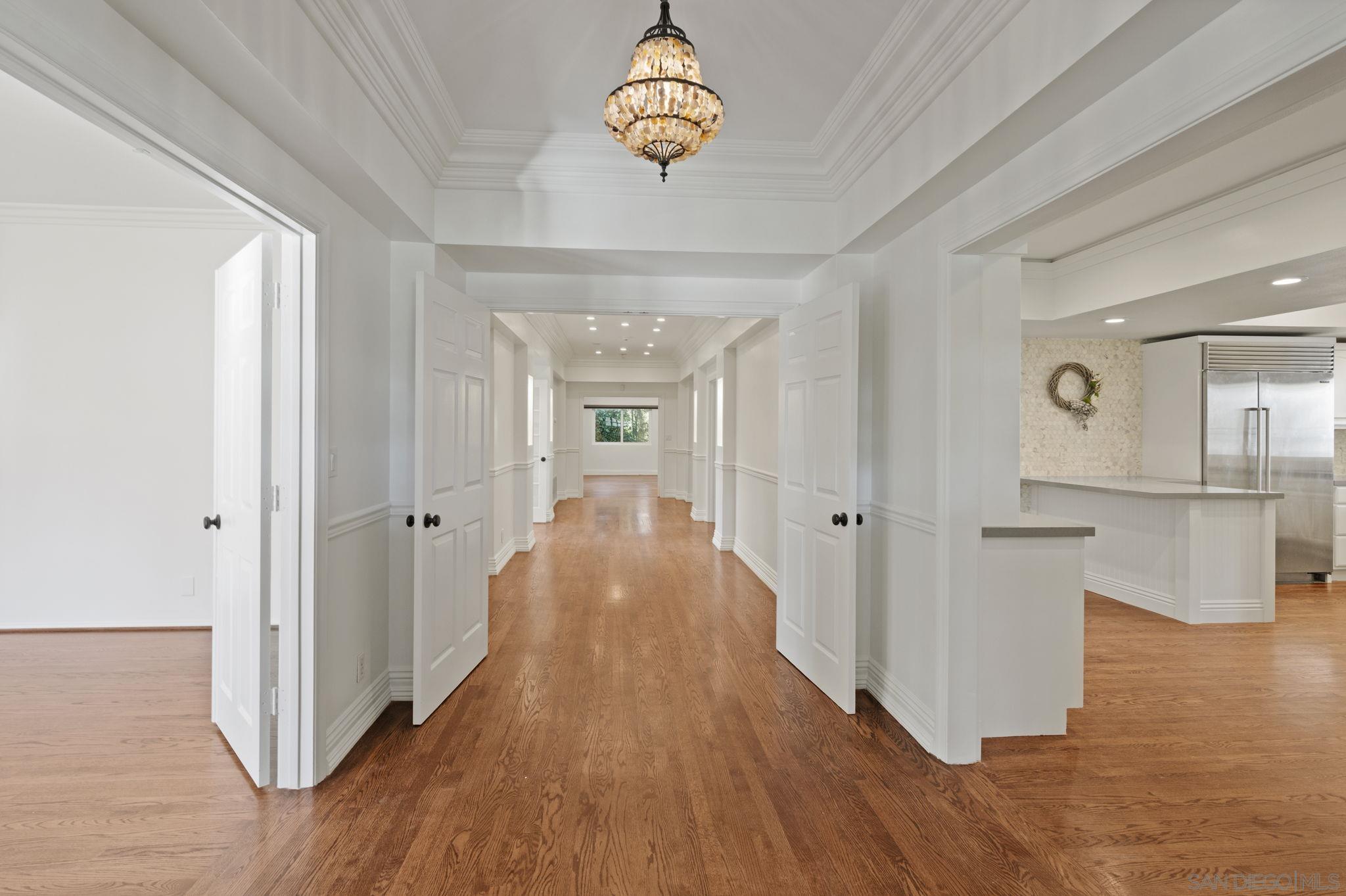 Detail Gallery Image 14 of 62 For 12740  via Felino, Del Mar,  CA 92014 - 3 Beds | 3/1 Baths