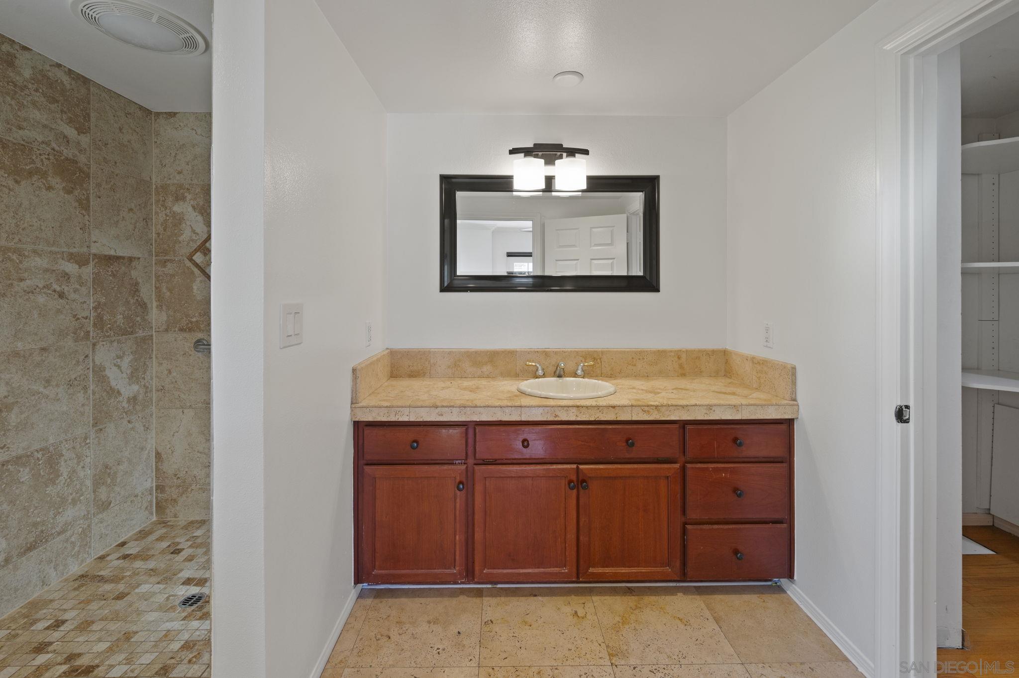 Detail Gallery Image 17 of 62 For 12740  via Felino, Del Mar,  CA 92014 - 3 Beds | 3/1 Baths