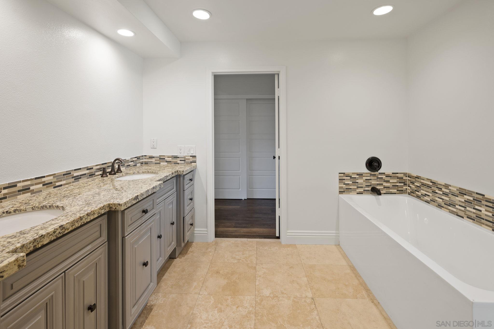 Detail Gallery Image 26 of 62 For 12740  via Felino, Del Mar,  CA 92014 - 3 Beds | 3/1 Baths