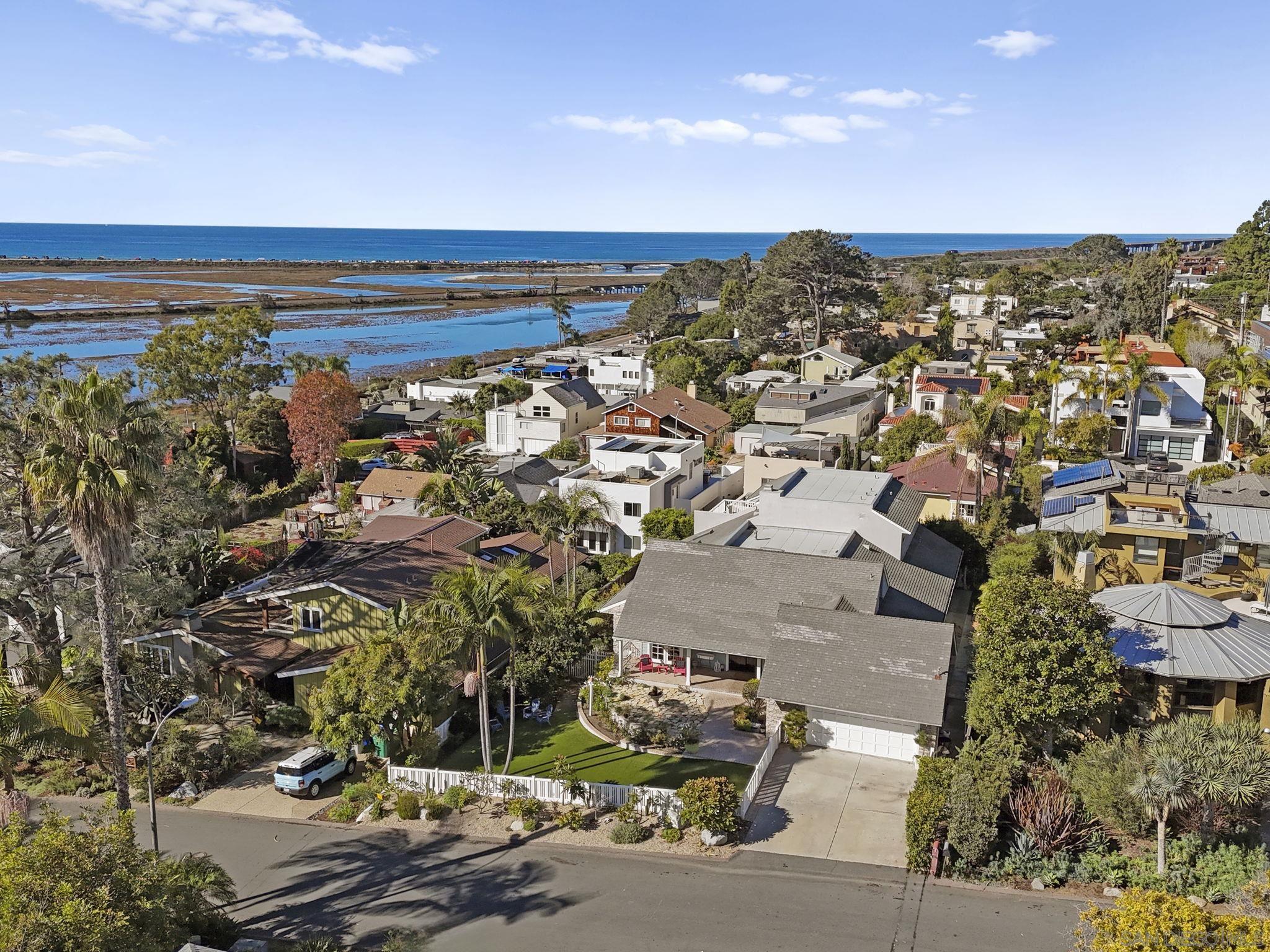 Detail Gallery Image 45 of 62 For 12740  via Felino, Del Mar,  CA 92014 - 3 Beds | 3/1 Baths