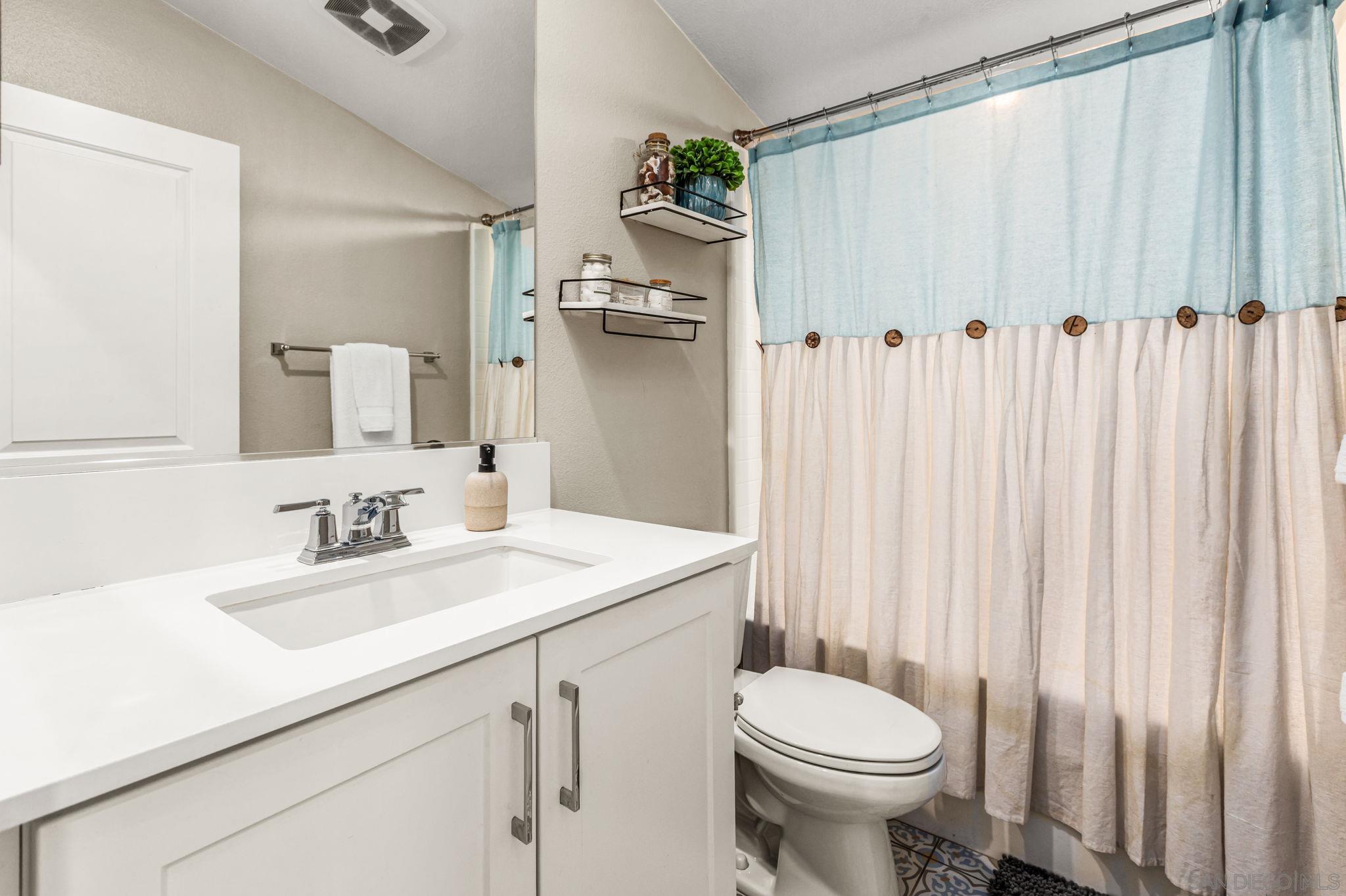 Detail Gallery Image 14 of 48 For 807  Jersey Ct, San Diego,  CA 92109 - 3 Beds | 2 Baths