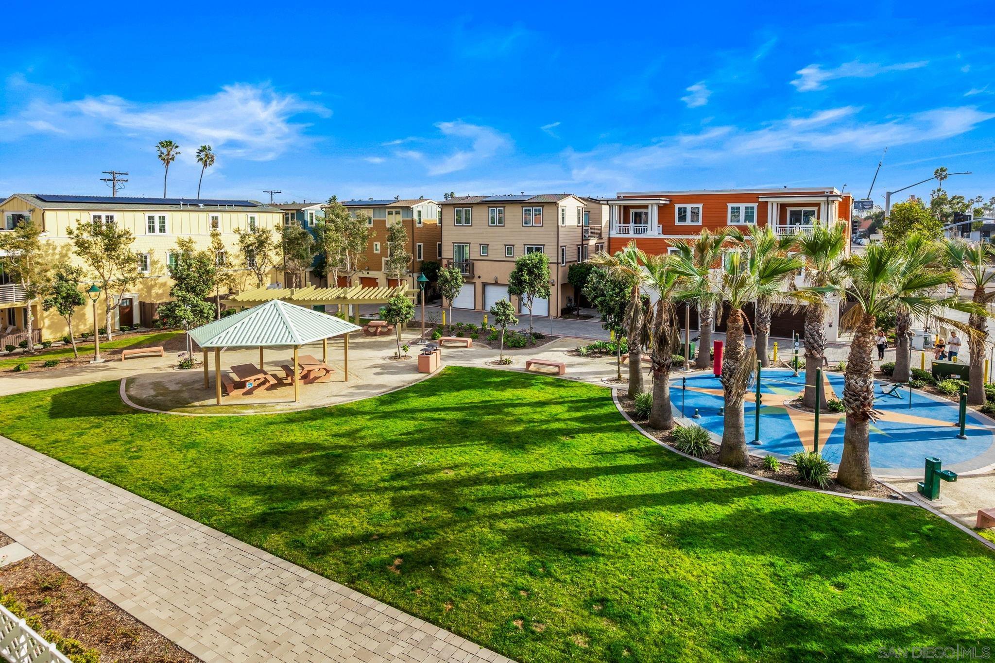 Detail Gallery Image 33 of 48 For 807  Jersey Ct, San Diego,  CA 92109 - 3 Beds | 2 Baths