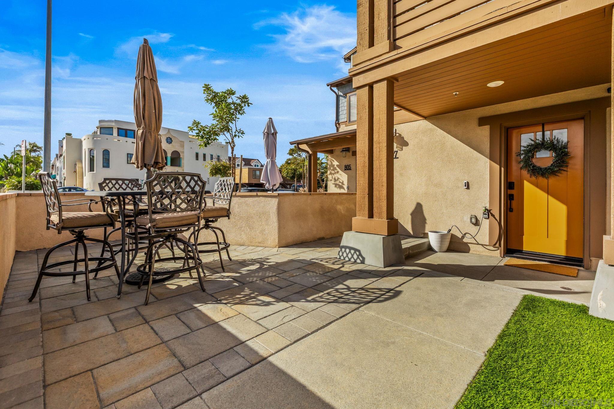 Detail Gallery Image 6 of 48 For 807  Jersey Ct, San Diego,  CA 92109 - 3 Beds | 2 Baths