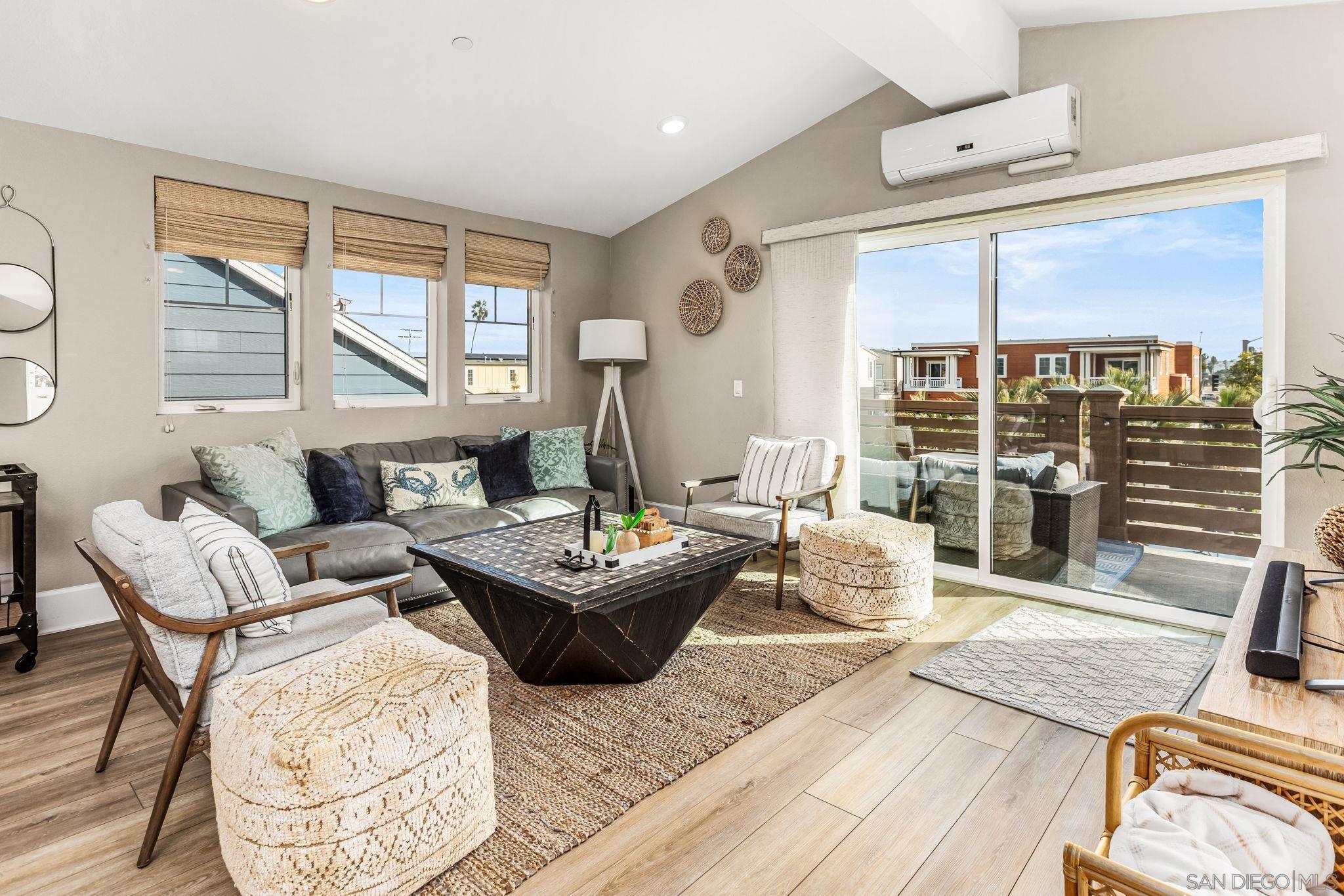 Detail Gallery Image 7 of 48 For 807  Jersey Ct, San Diego,  CA 92109 - 3 Beds | 2 Baths