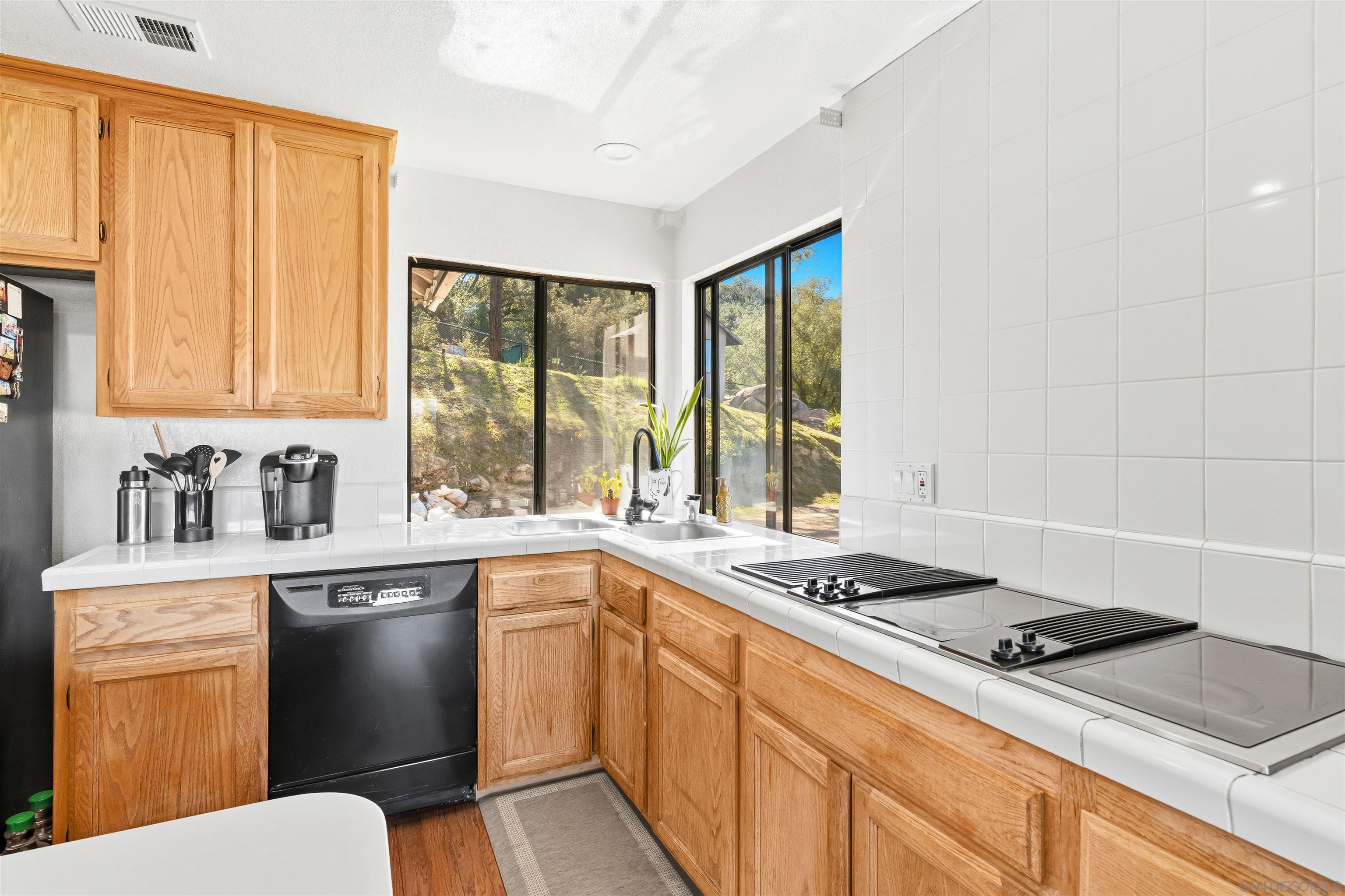 Detail Gallery Image 11 of 72 For 16483  Highway 67, Ramona,  CA 92065 - 4 Beds | 2/1 Baths