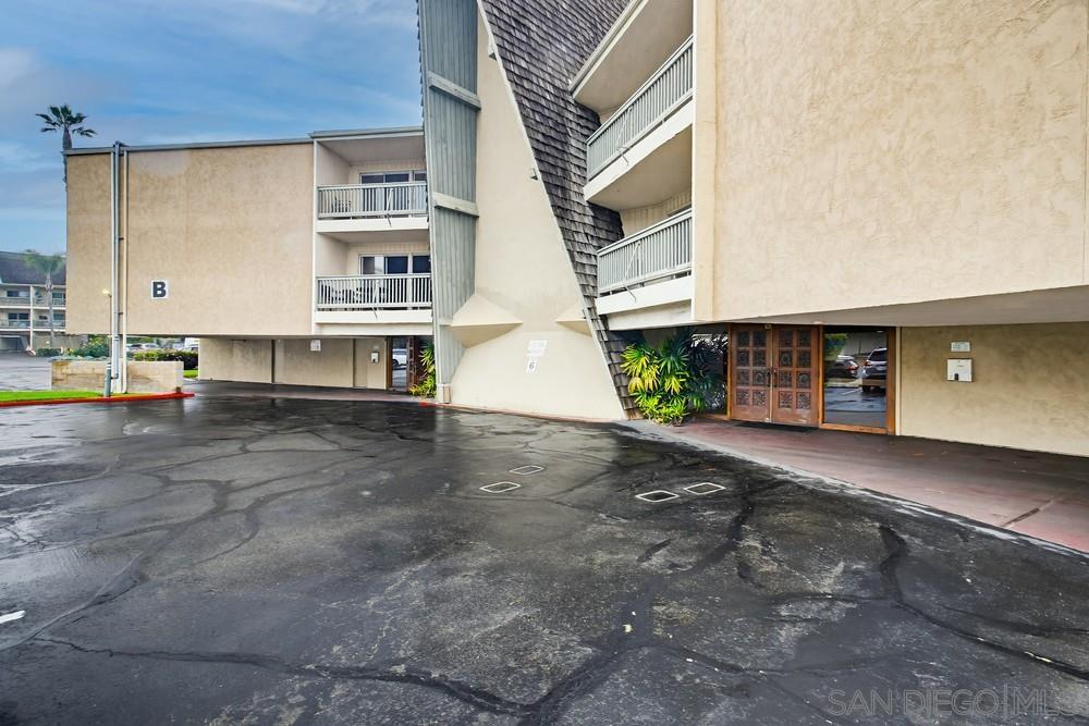 Detail Gallery Image 2 of 32 For 4444 W Point Loma Blvd  #25,  San Diego,  CA 92107 - 1 Beds | 1 Baths