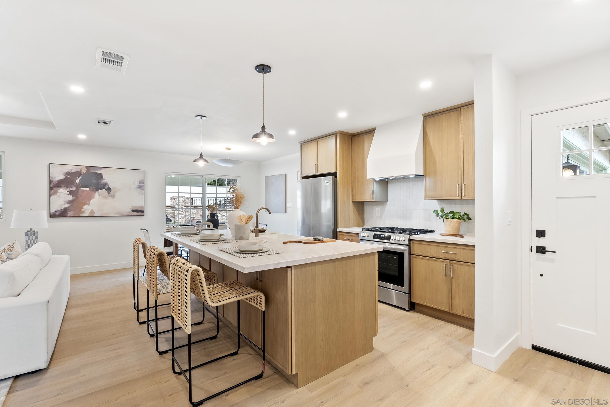 Detail Gallery Image 3 of 44 For 4216  Posey Pl, San Diego,  CA 92105 - 4 Beds | 2 Baths