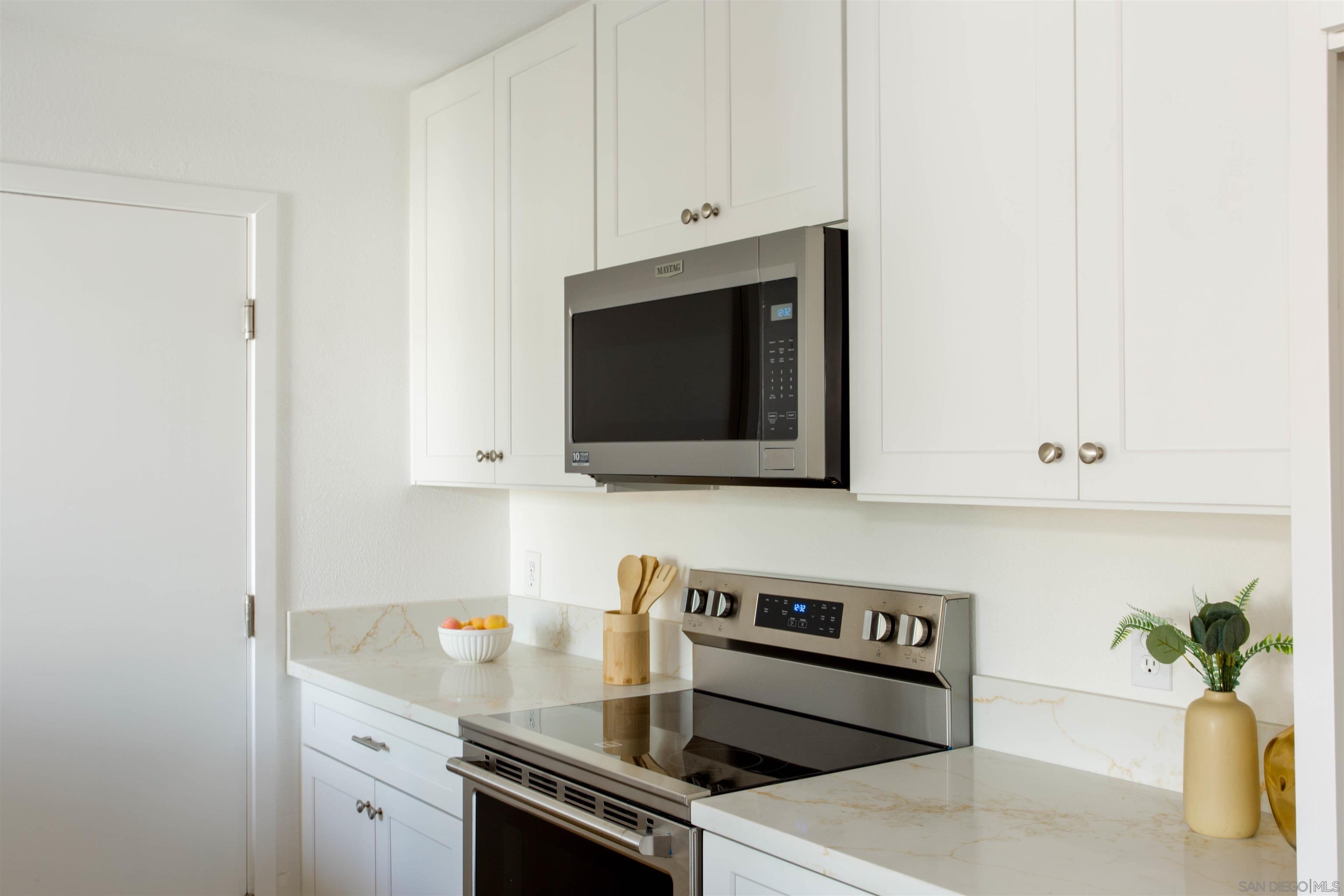 Detail Gallery Image 11 of 26 For 13650  Mulberry Tree Ct, Poway,  CA 92064 - 3 Beds | 2/1 Baths