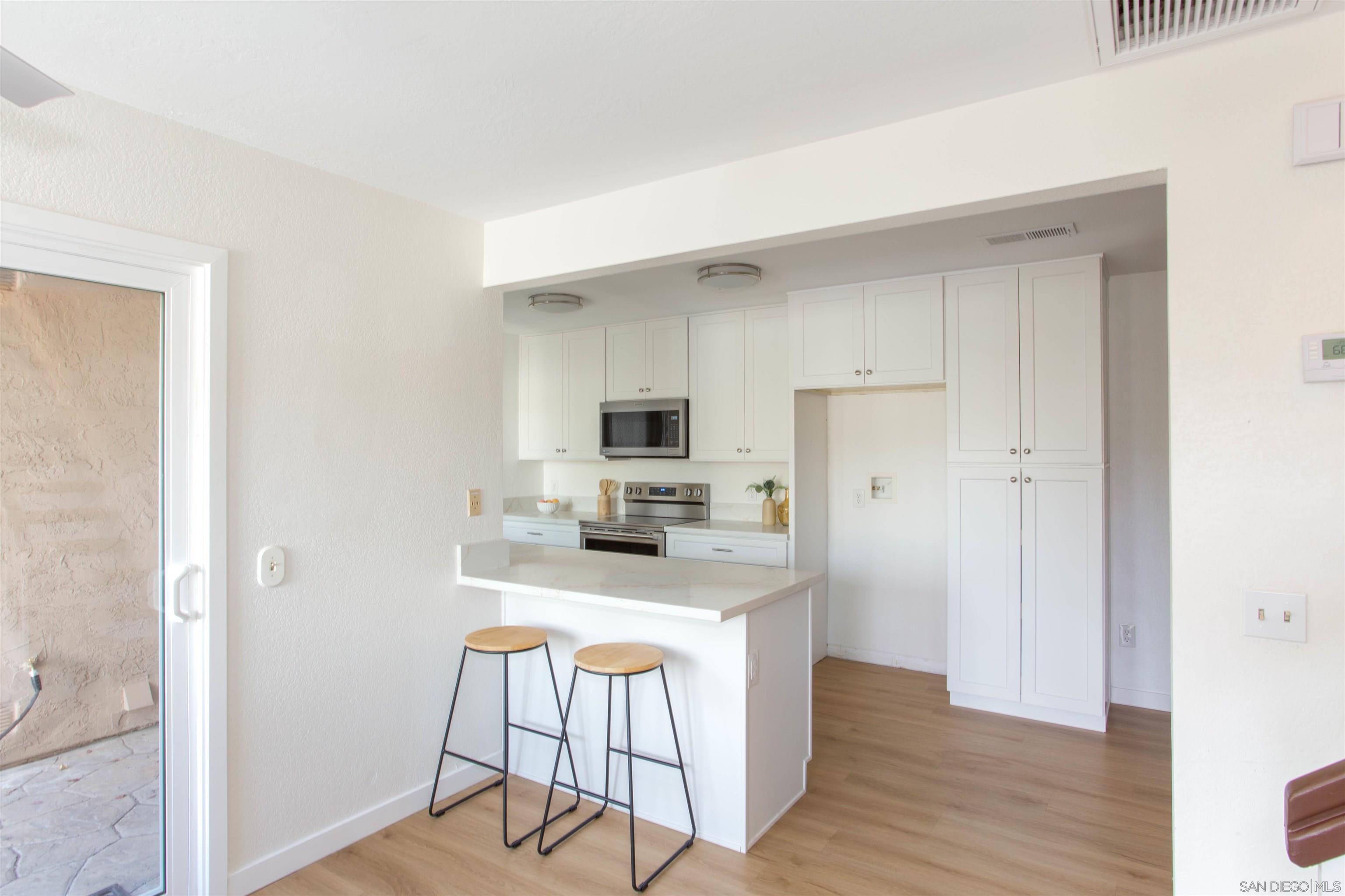 Detail Gallery Image 7 of 26 For 13650  Mulberry Tree Ct, Poway,  CA 92064 - 3 Beds | 2/1 Baths