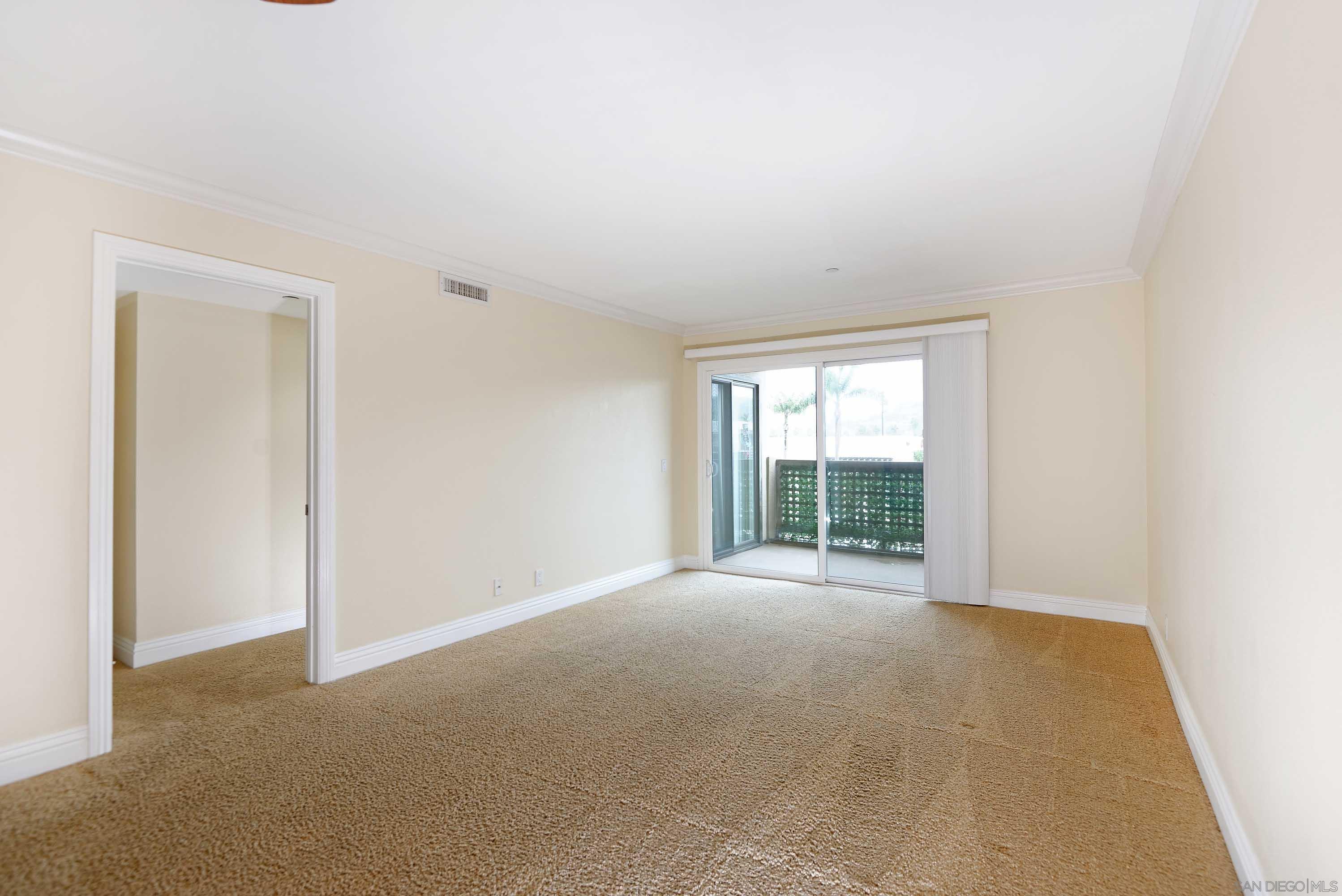 Detail Gallery Image 11 of 23 For 7509  Draper Ave  #306,  La Jolla,  CA 92037 - 2 Beds | 2 Baths